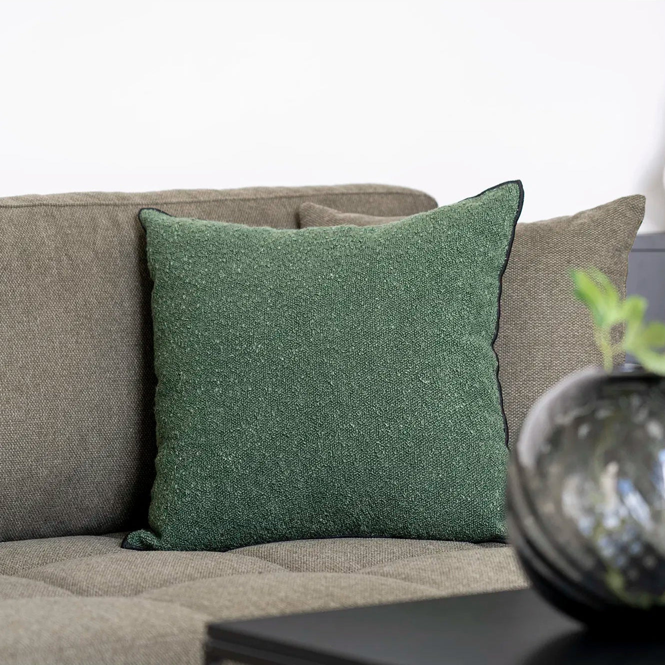 DIVO | כרית דקורטיבית מבד אריג בגוון ירוק - KUALA