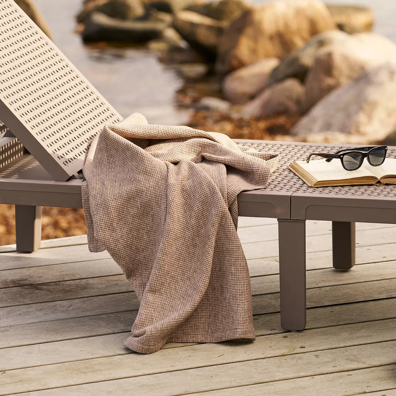 VORA | 'שמיכה מבד ויסקוזה בגוון בז - KUALA