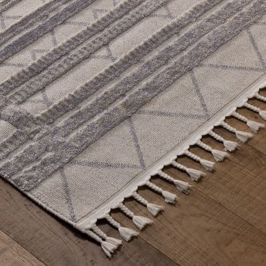 TANNER | שטיח מעוינים בסגנון בוהו שיק עדין