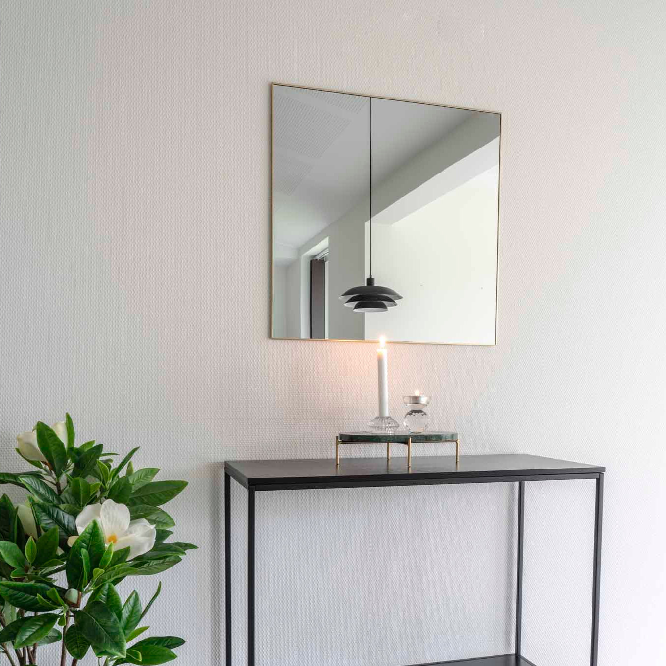 SOBEF | מראת תליה מרובעת ממתכת בגוון בראס