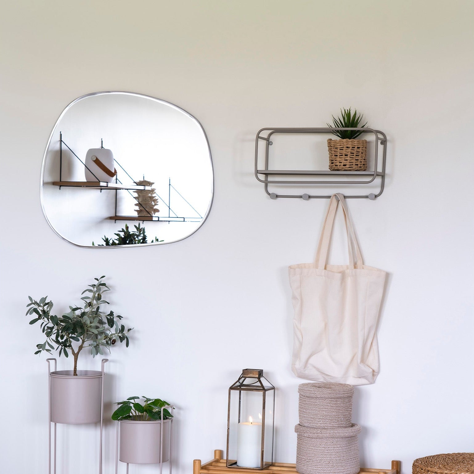 LELI | מראה אמורפית מרחפת