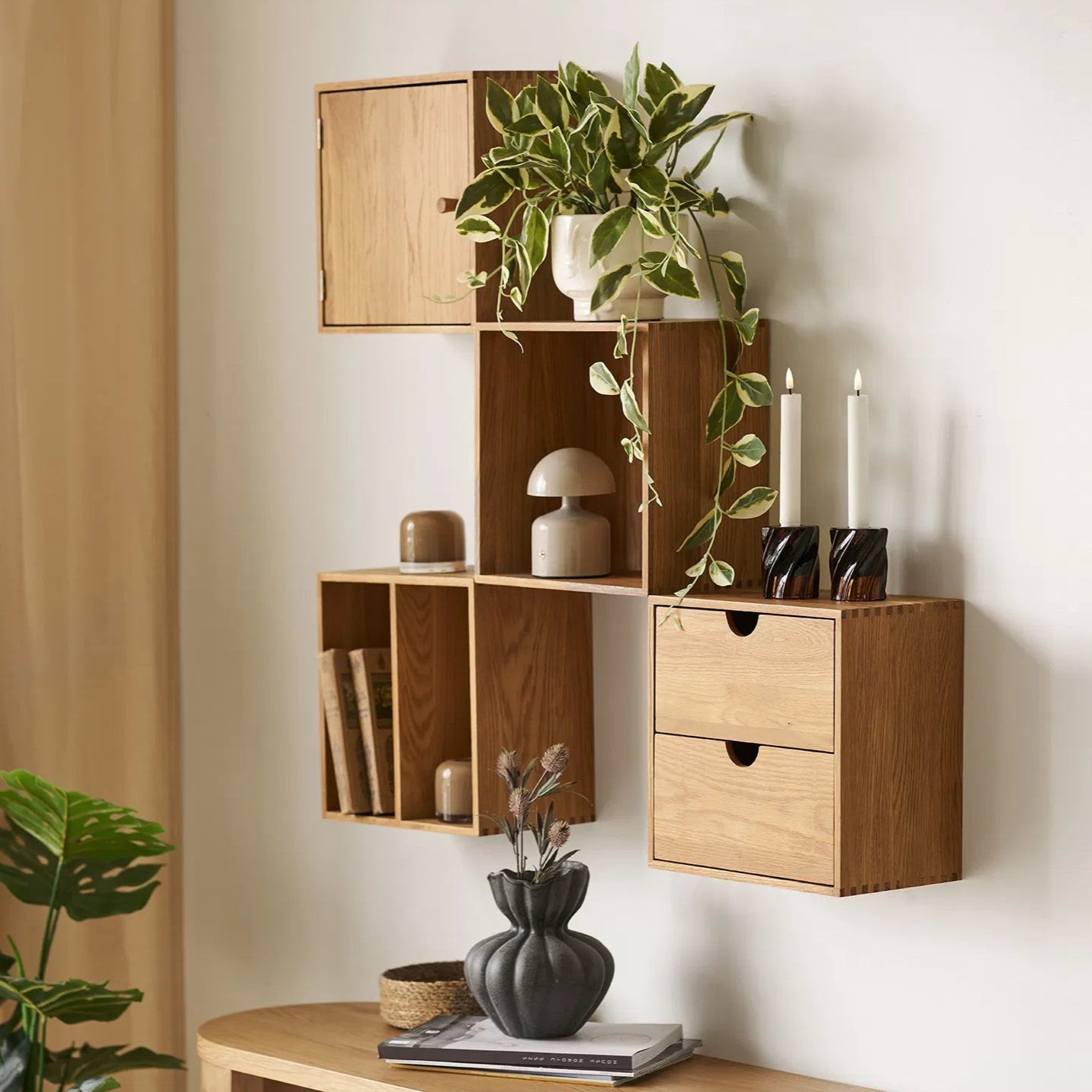 YUNINU | יחידת מדפים לתליה מעץ אלון מלא, 30/30 ס"מ - KUALA