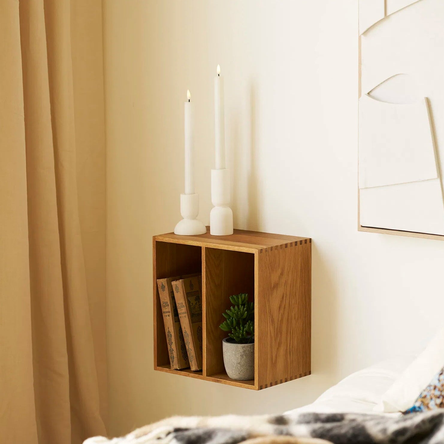 KOSAKU | יחידת מדפים לתליה מעץ אלון מלא, 30/30 ס"מ - KUALA