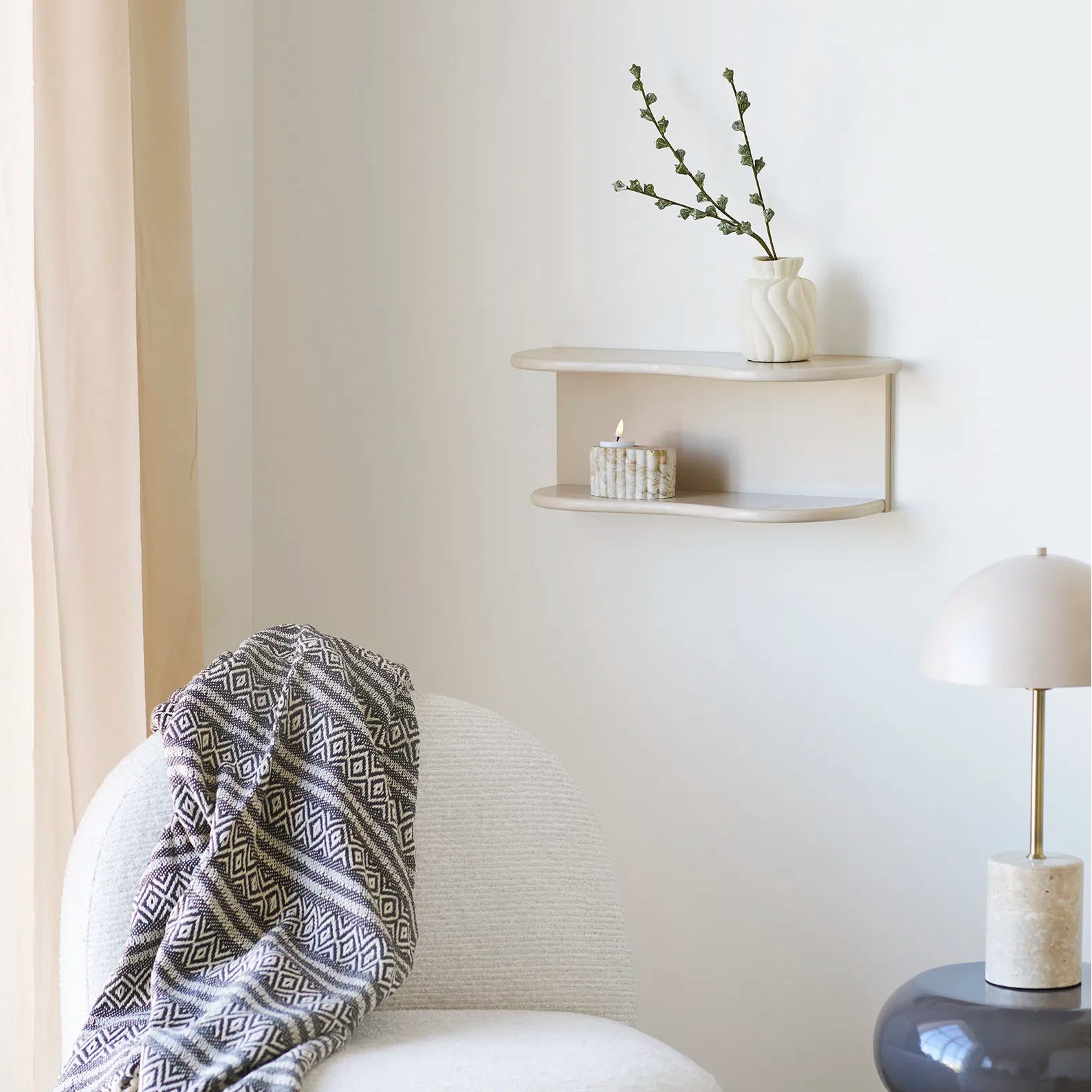 CLARX |  מדף קיר דו קומתי מעץ, עם דופן מעוגלת - KUALA