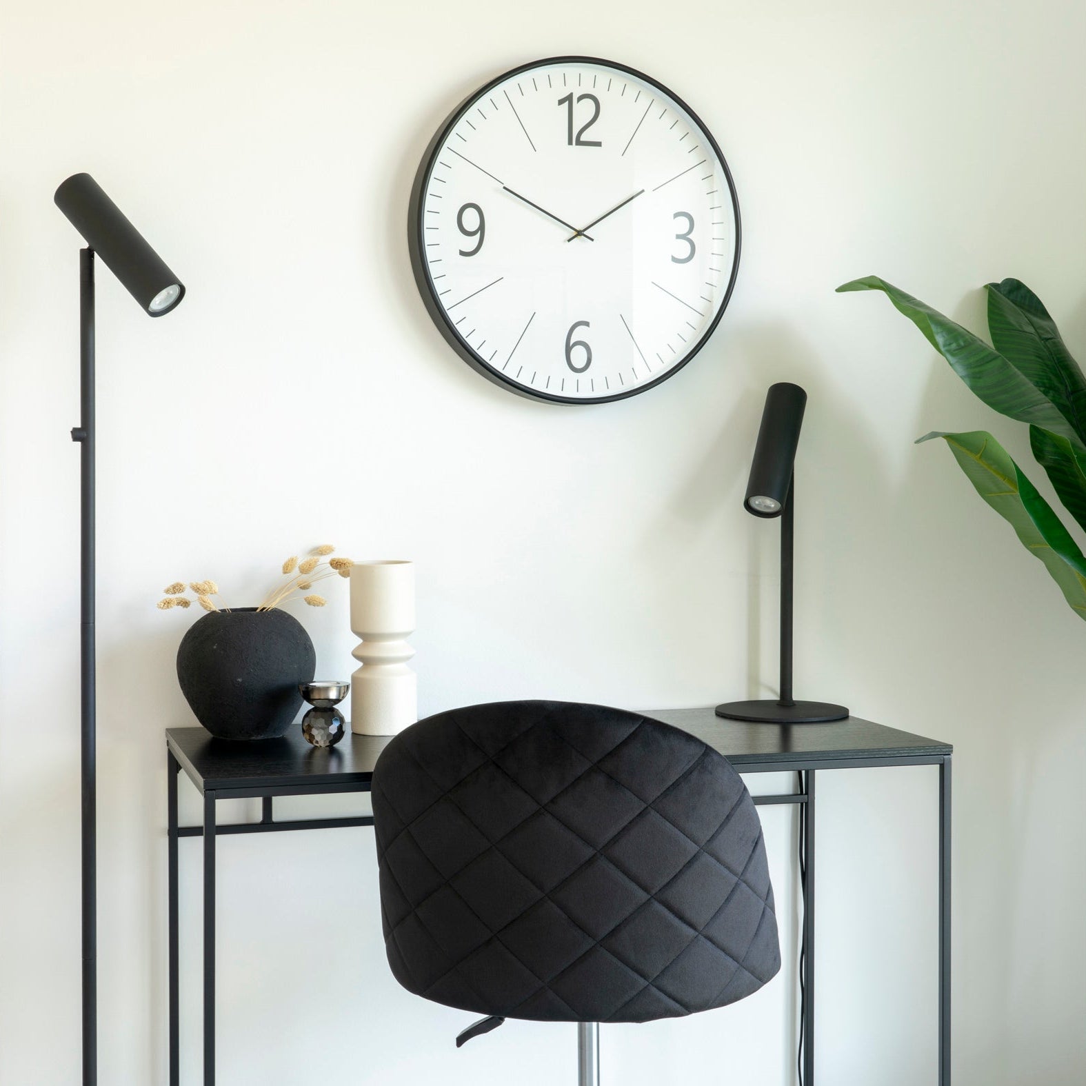 SITORU | שעון קיר מינימליסטי שחור-לבן