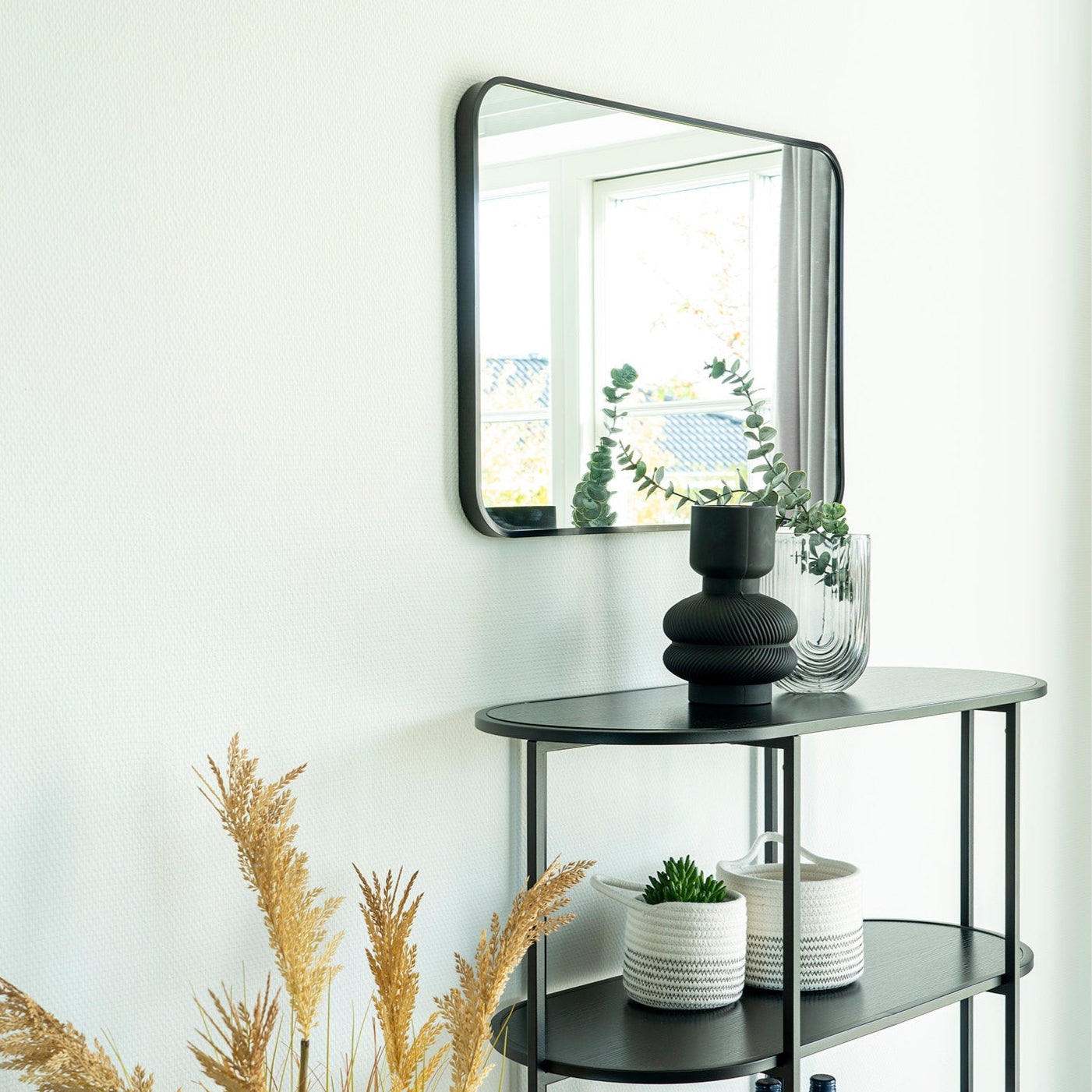 TEDU | אגרטל זכוכית אטומה בגוון שחור