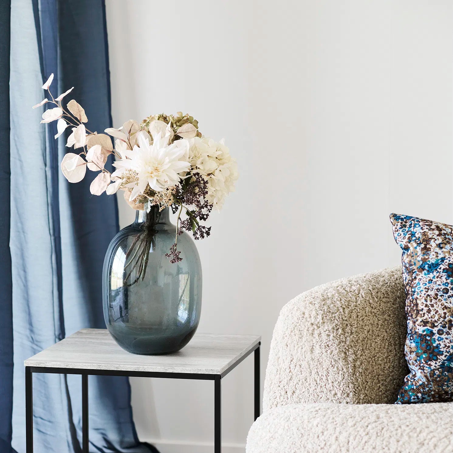 FOLN | אגרטל דקורטיבי מזכוכית בגוון שחור מעושן - KUALA