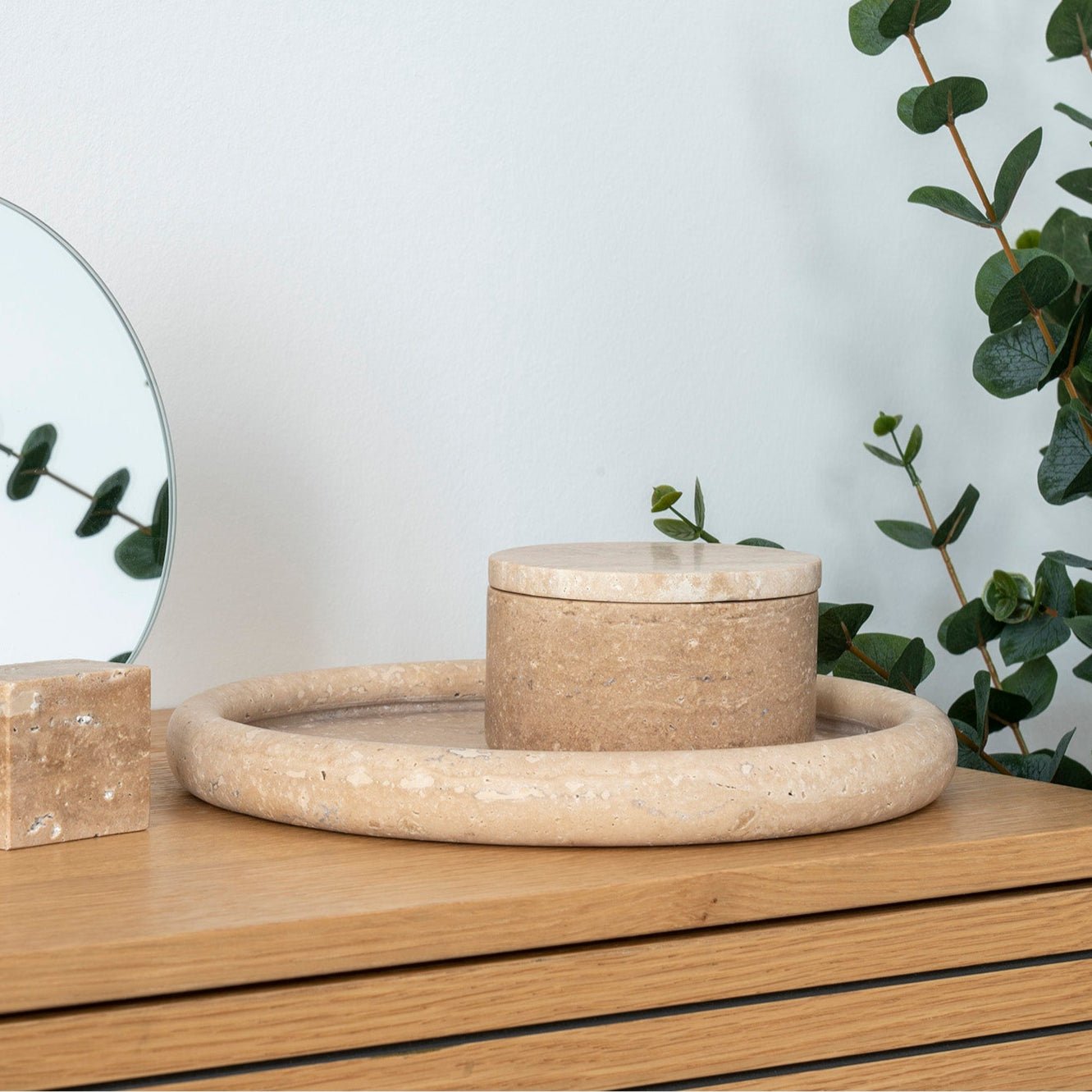 YELAT | מגש עגול מטרוורטין