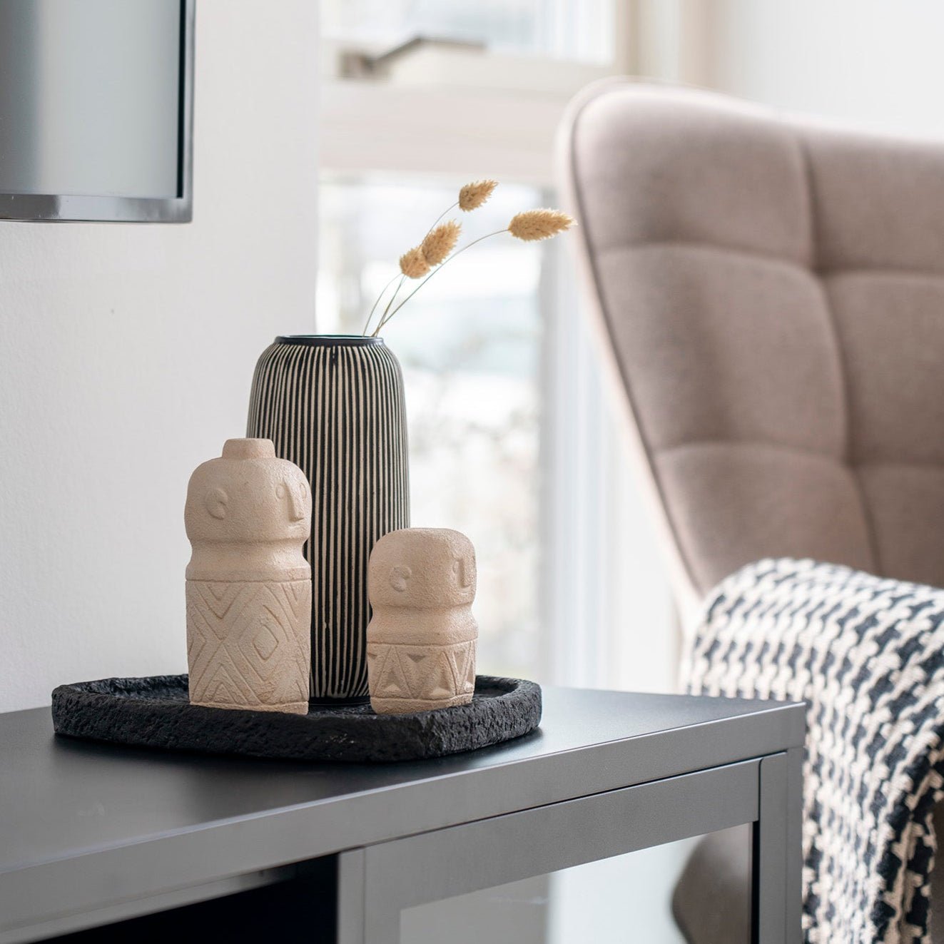 ZIVAJ | מגש מלט שחור מעוצב בצורה אמורפית