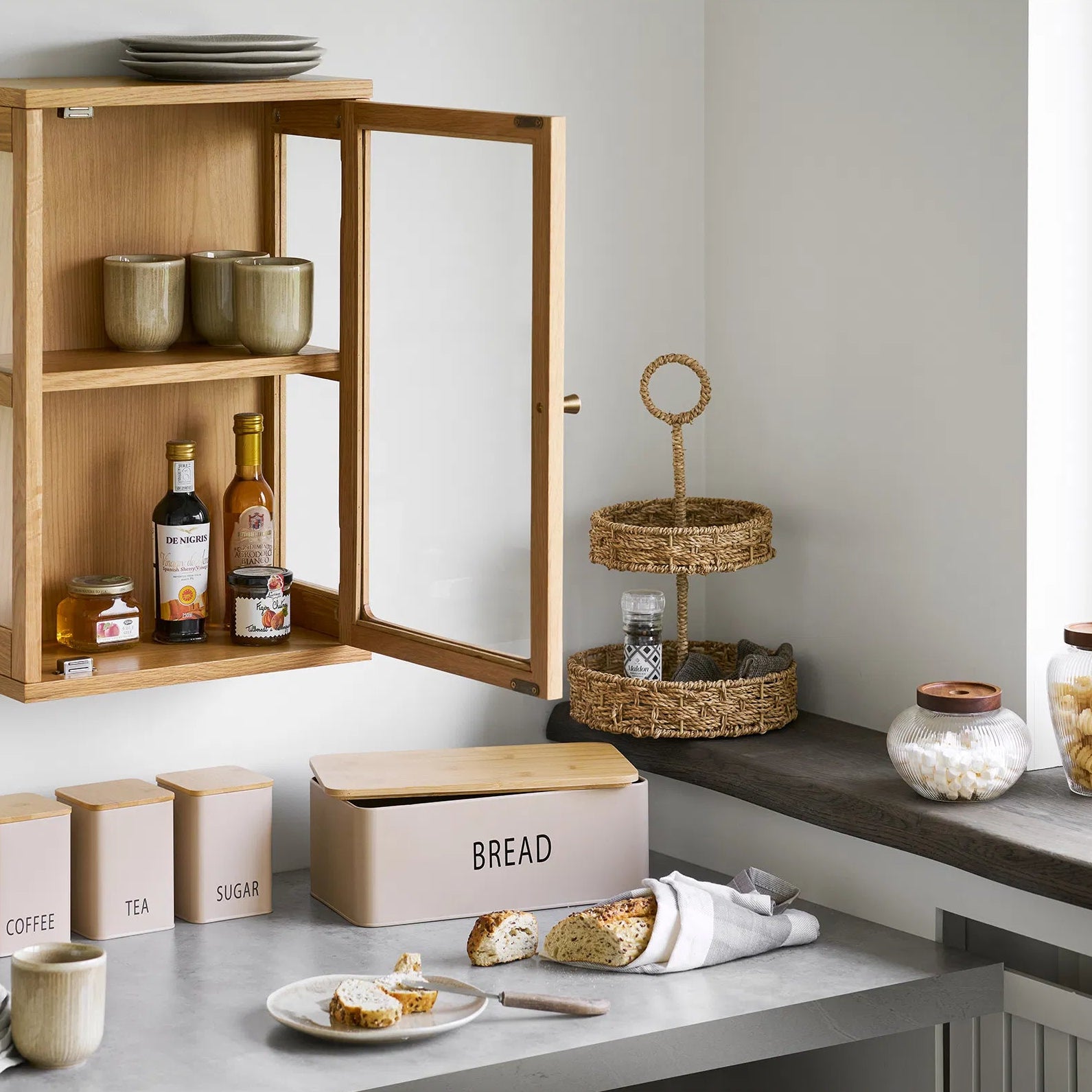 FAVA | מעמד דו קומתי מעשב ים בגוון טבעי - KUALA