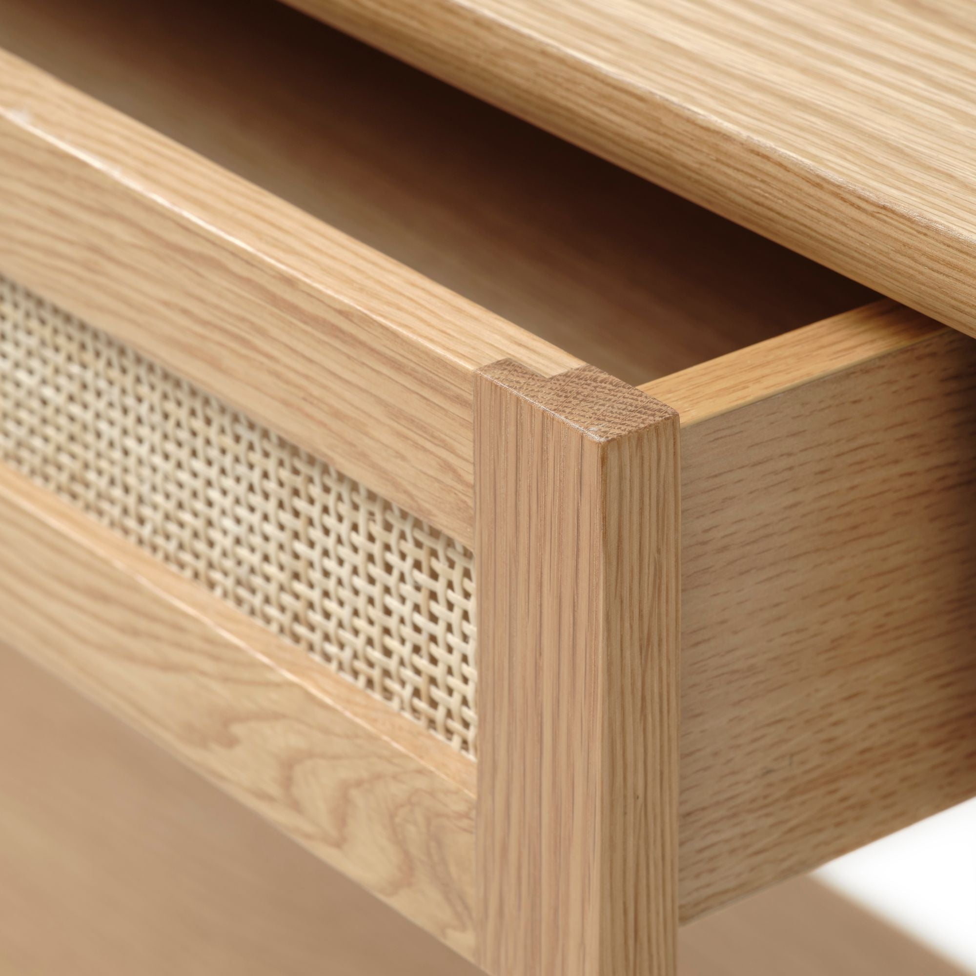 NOLIRA | קונסולה מעץ וראטן, עם מגירה ומדף פתוח