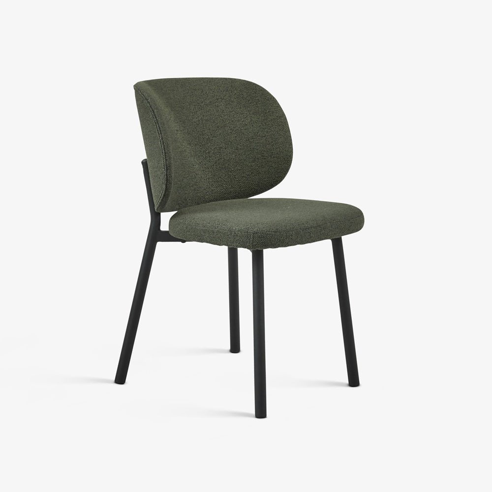 KOYI | כיסא נורדי מרופד עם משענת מעוגלת