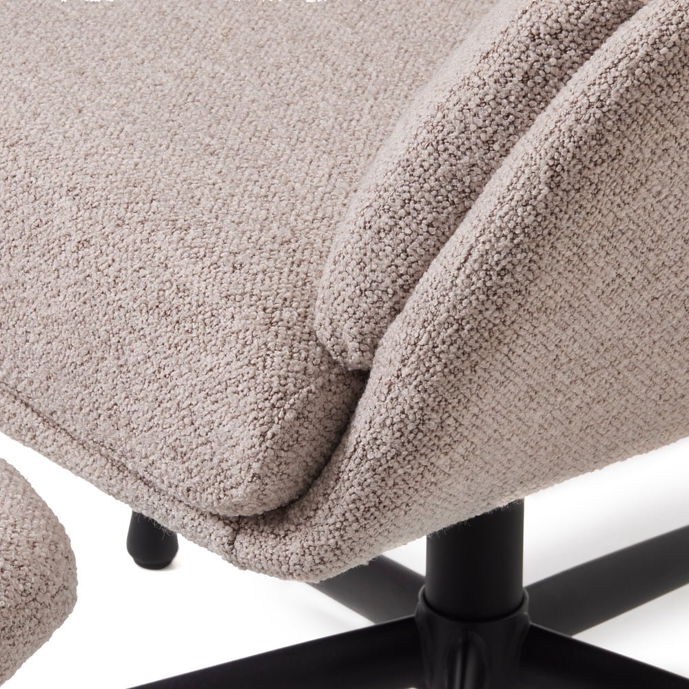 TUREBE | כורסת מנהלים מעוצבת עם הדום תואם