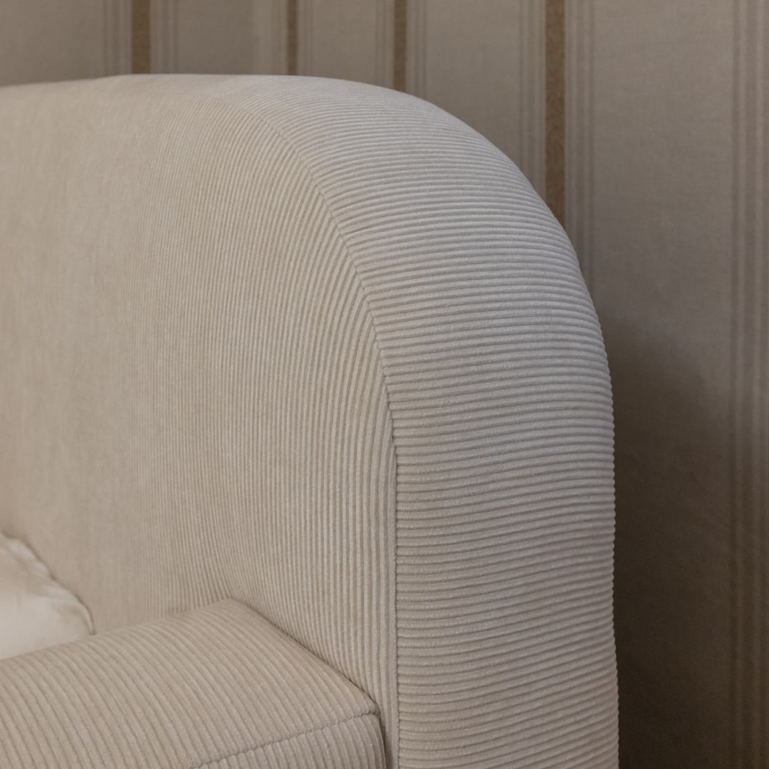 REKU | מיטת ילדים מרופדת בעיצוב מודרני