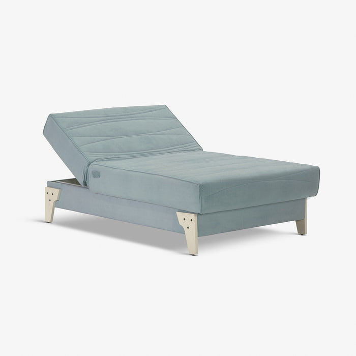 COLOSSUS | מיטה וחצי מתכווננת חשמלית בגוון אפור כחלחל, עם רגליים מעוצבות