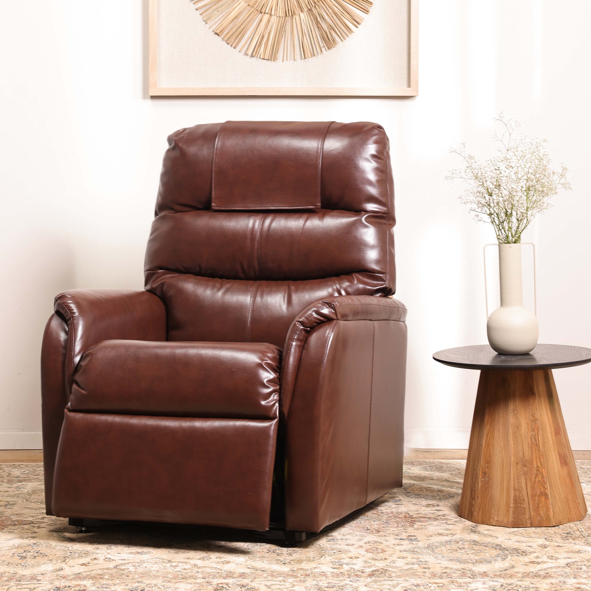 MORASI | כורסת טלוויזיה חשמלית מרופדת בבד דמוי עור