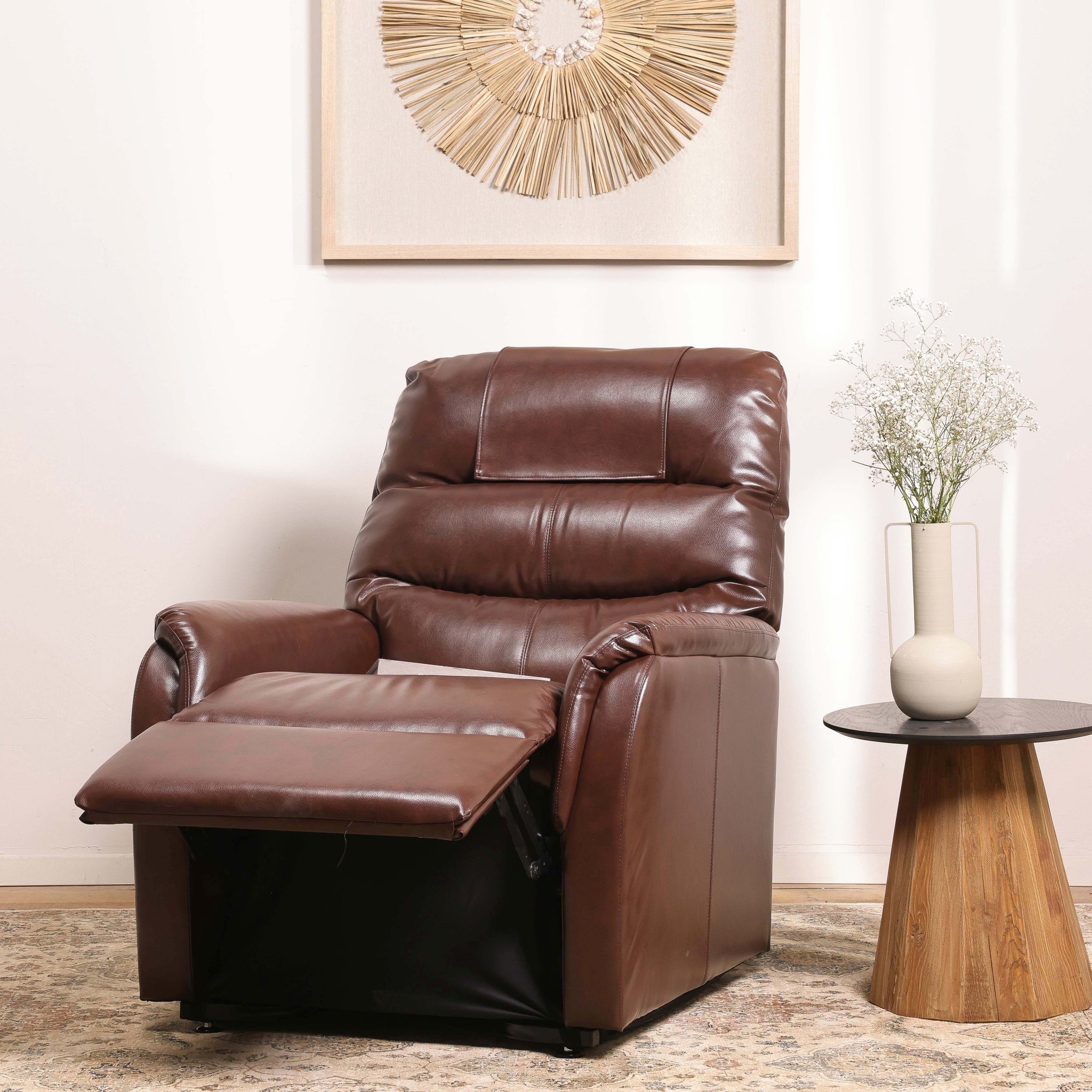 MORASI | כורסת טלוויזיה חשמלית מרופדת בבד דמוי עור