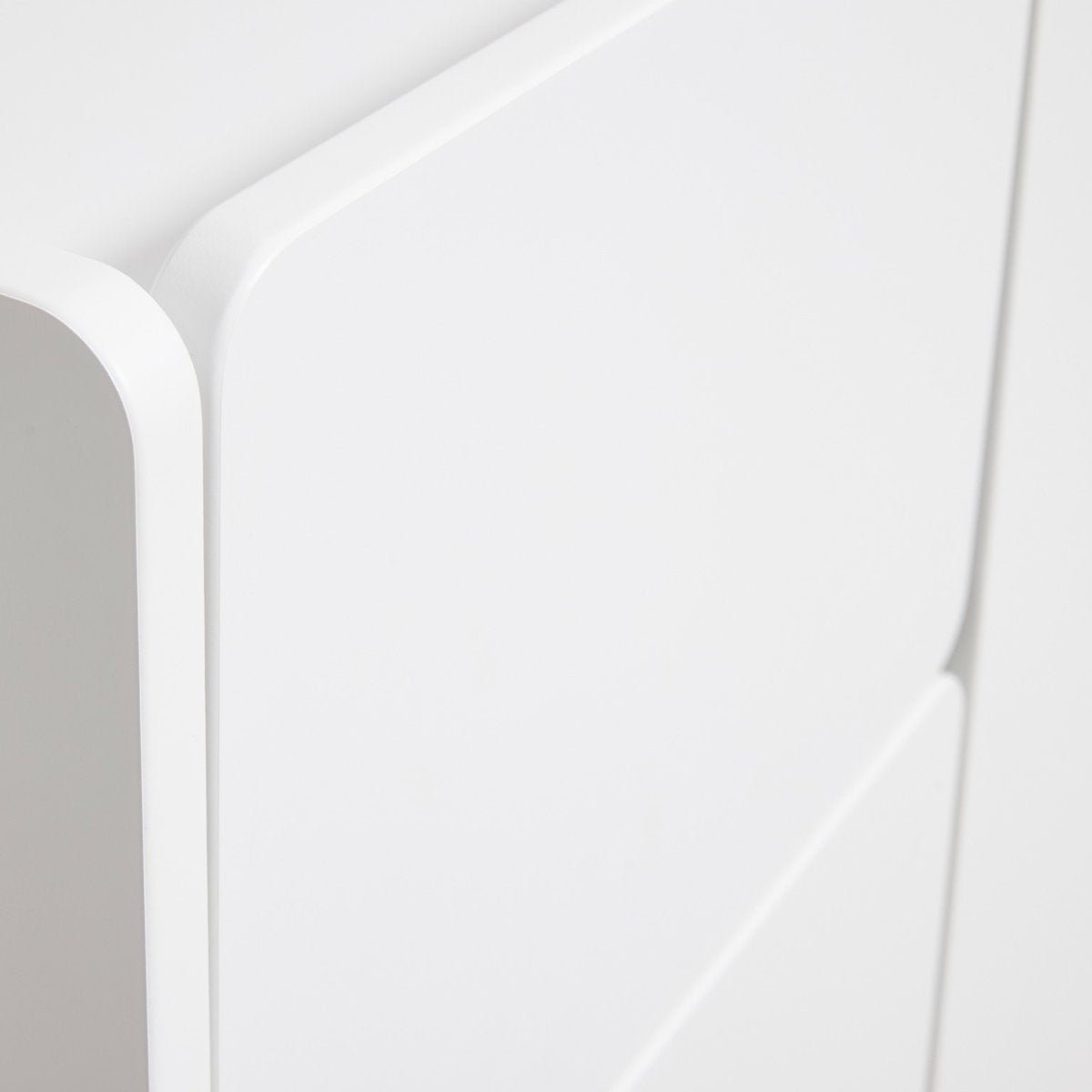 NOYU | שידת אחסון מעץ ומתכת, עם מדפים סגורים