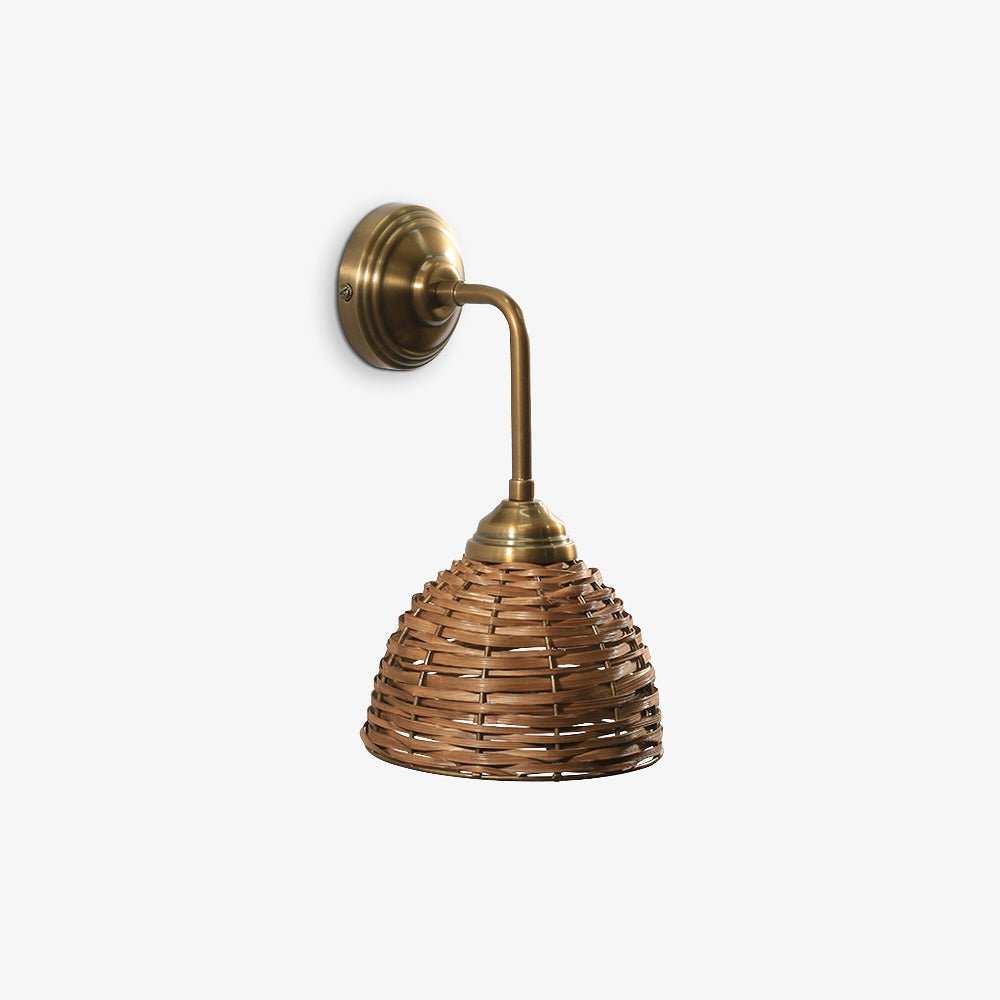 ROMUMU | מנורת קיר ממתכת בשילוב ראטן