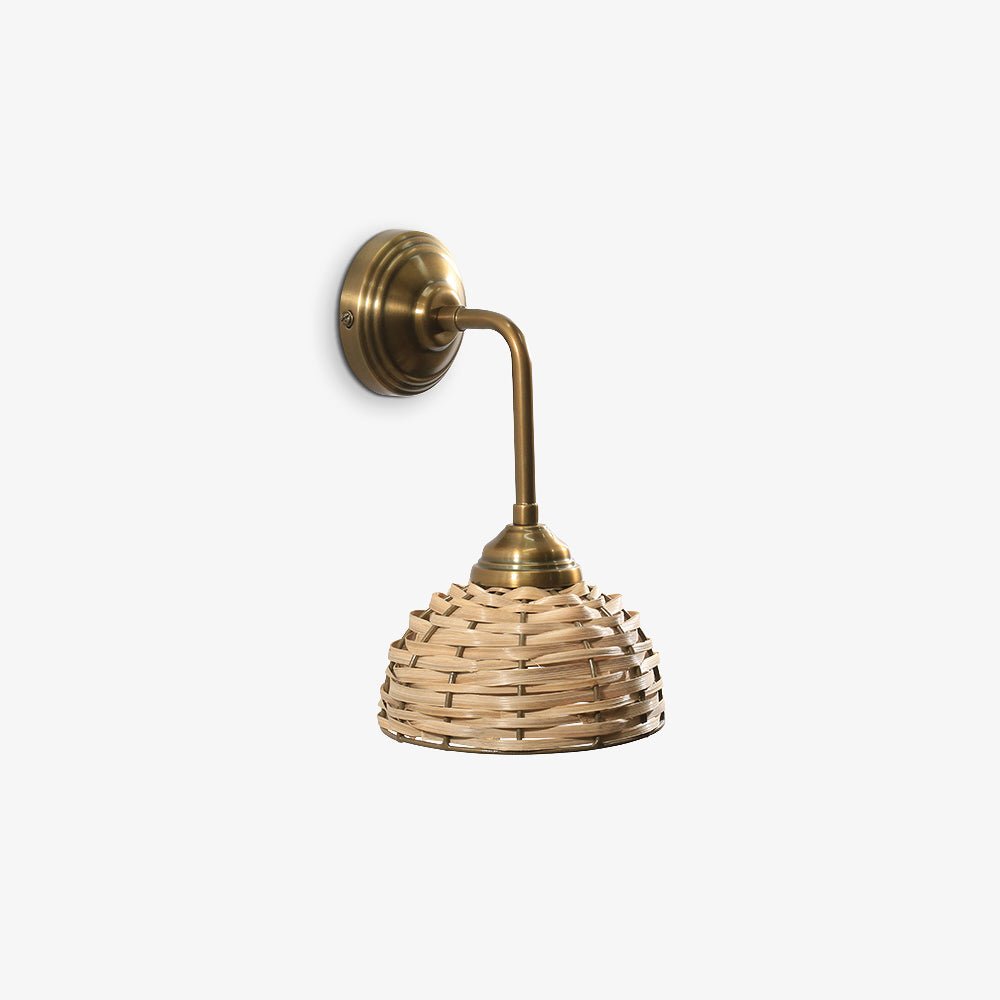 KOROYI | מנורת קיר ממתכת בשילוב ראטן