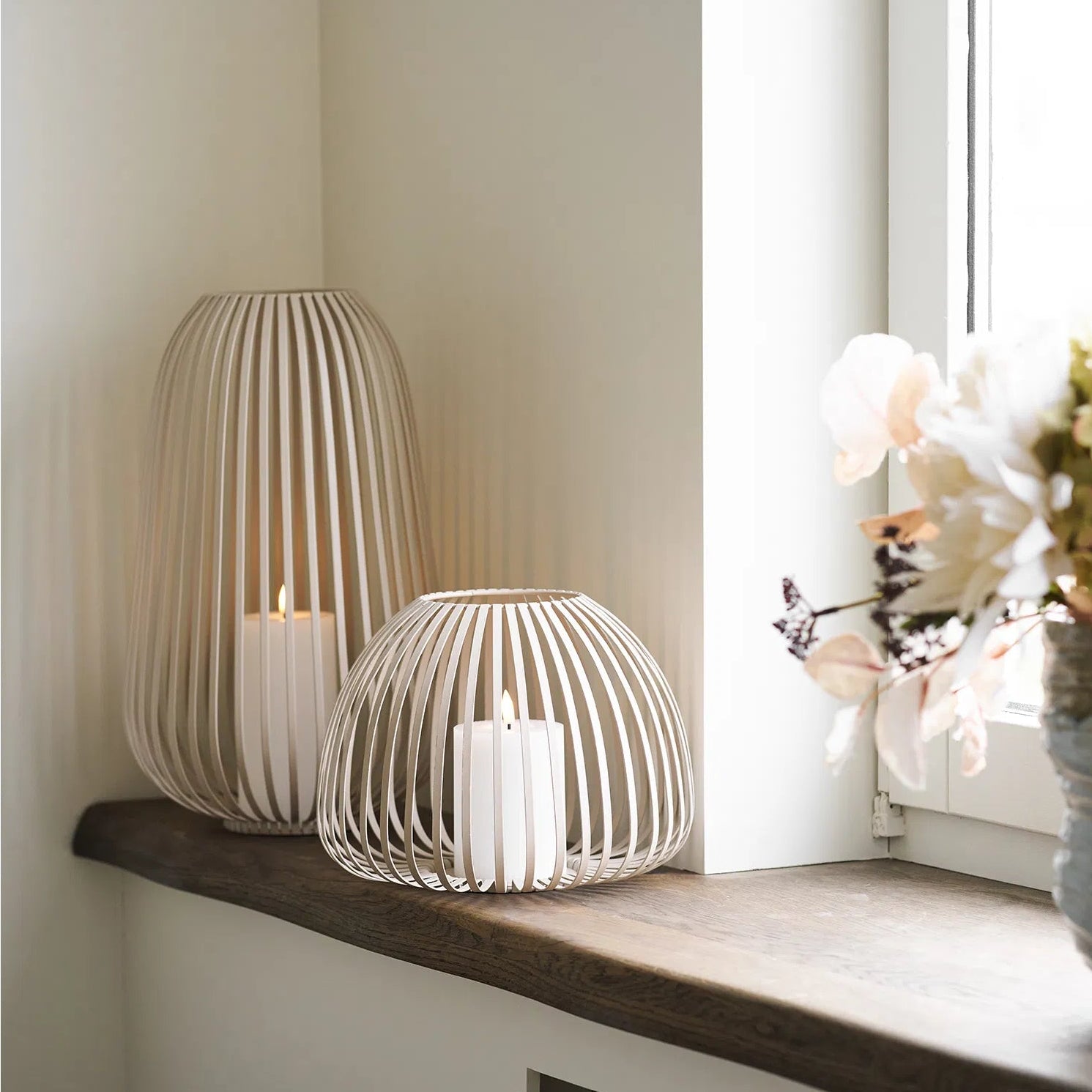 ELVI | עששית ממתכת בגוון בז', מגיעה בשני גדלים - KUALA