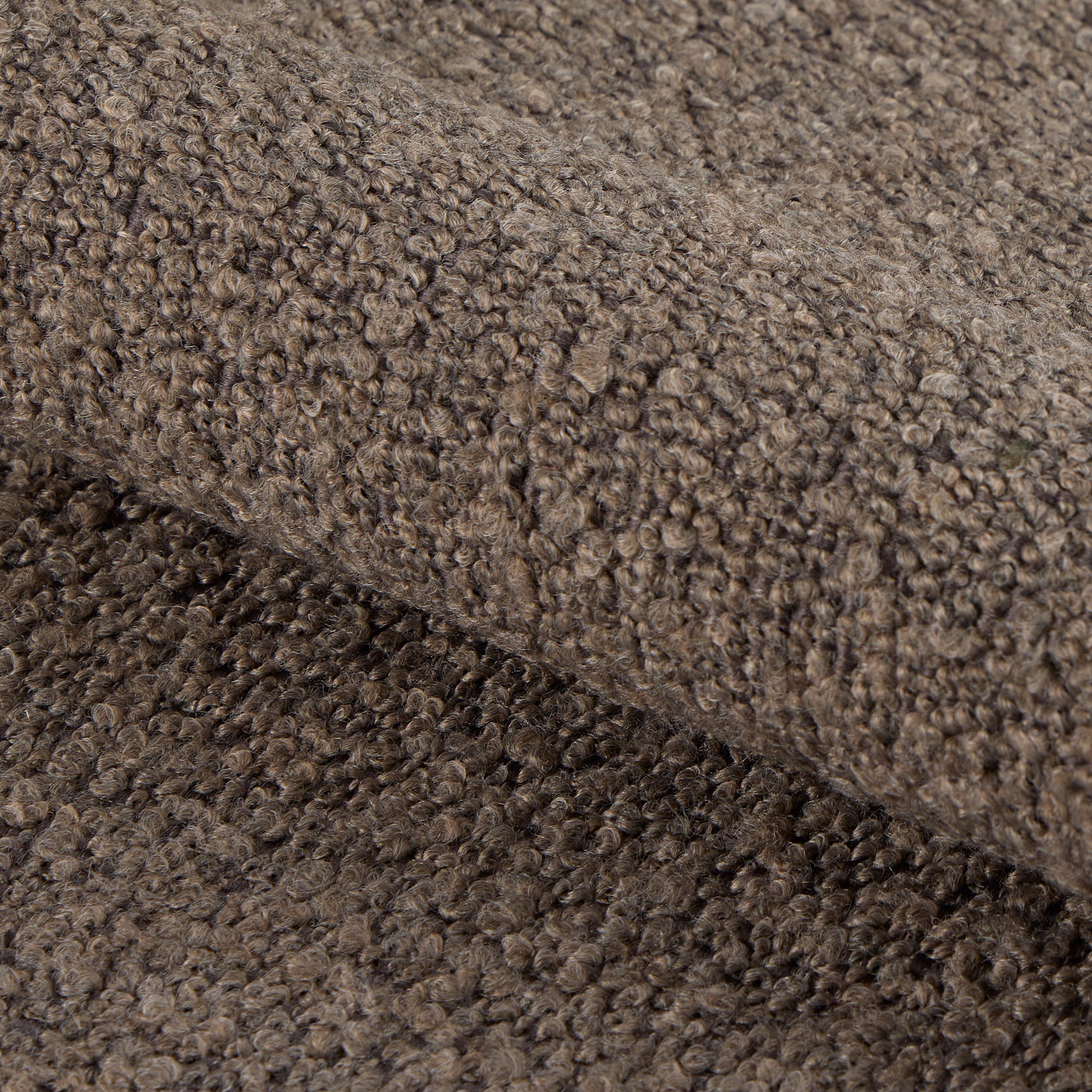 ASTER | כיסא מרופד בבד אריג בשילוב עץ