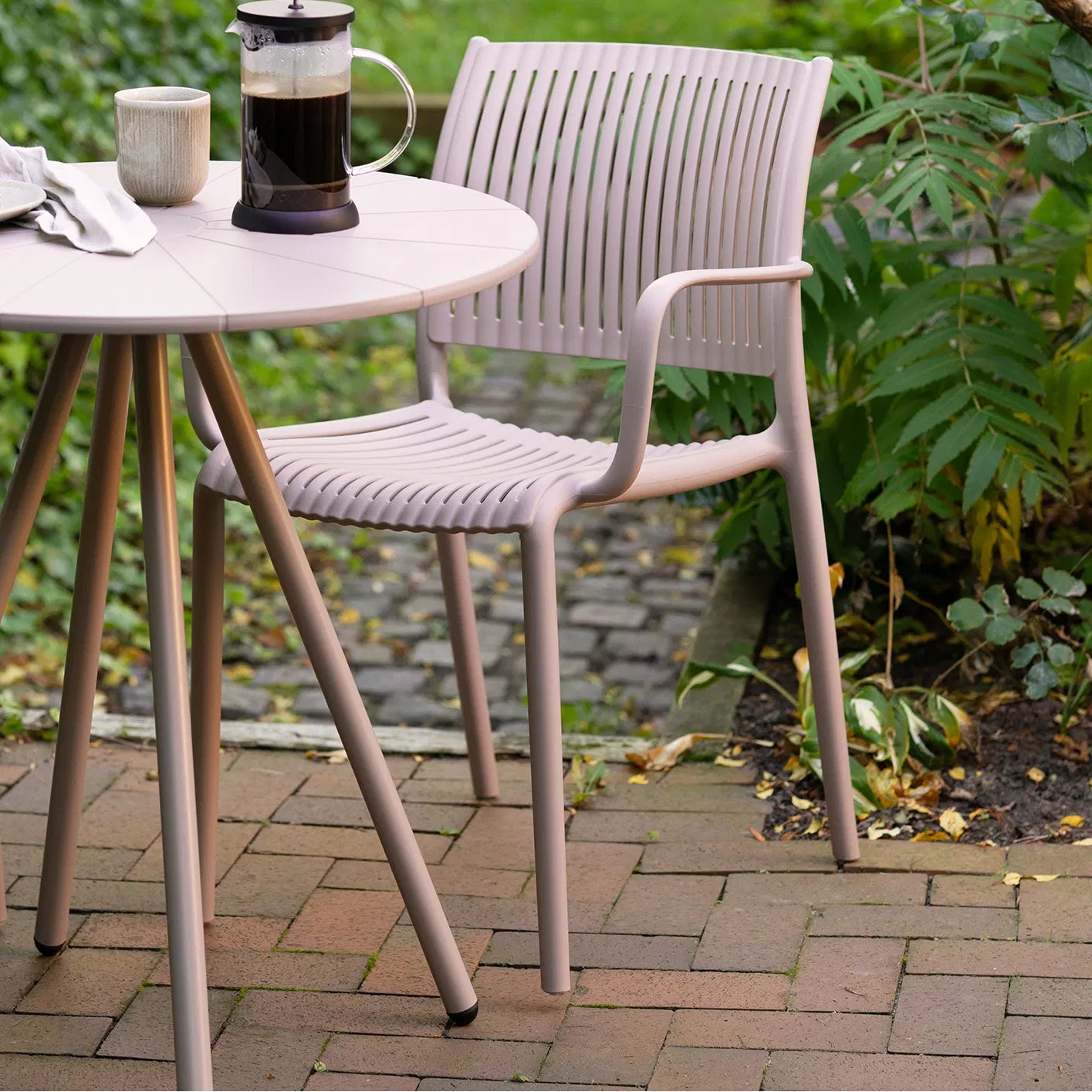 ARI |  כיסא אוכל פולימרי עם משענת יד - KUALA