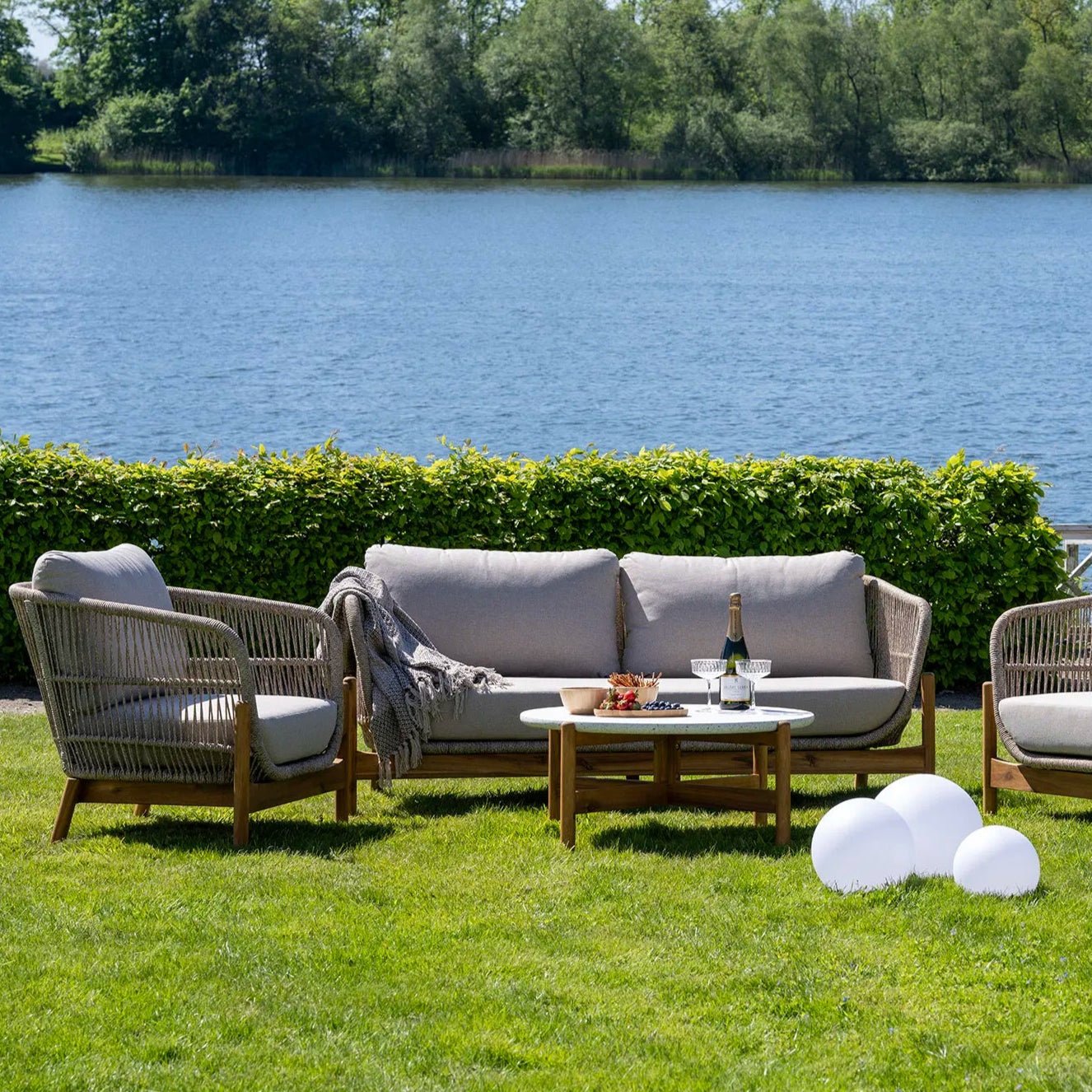 BALEYO | ספה מעץ בשילוב חבלים לגינה