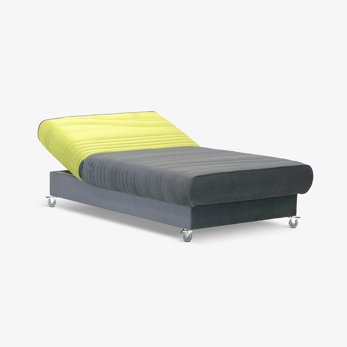 KARN | מיטה וחצי מתכווננת חשמלית בגווני צהוב ואפור, עם רגלי גלגלים