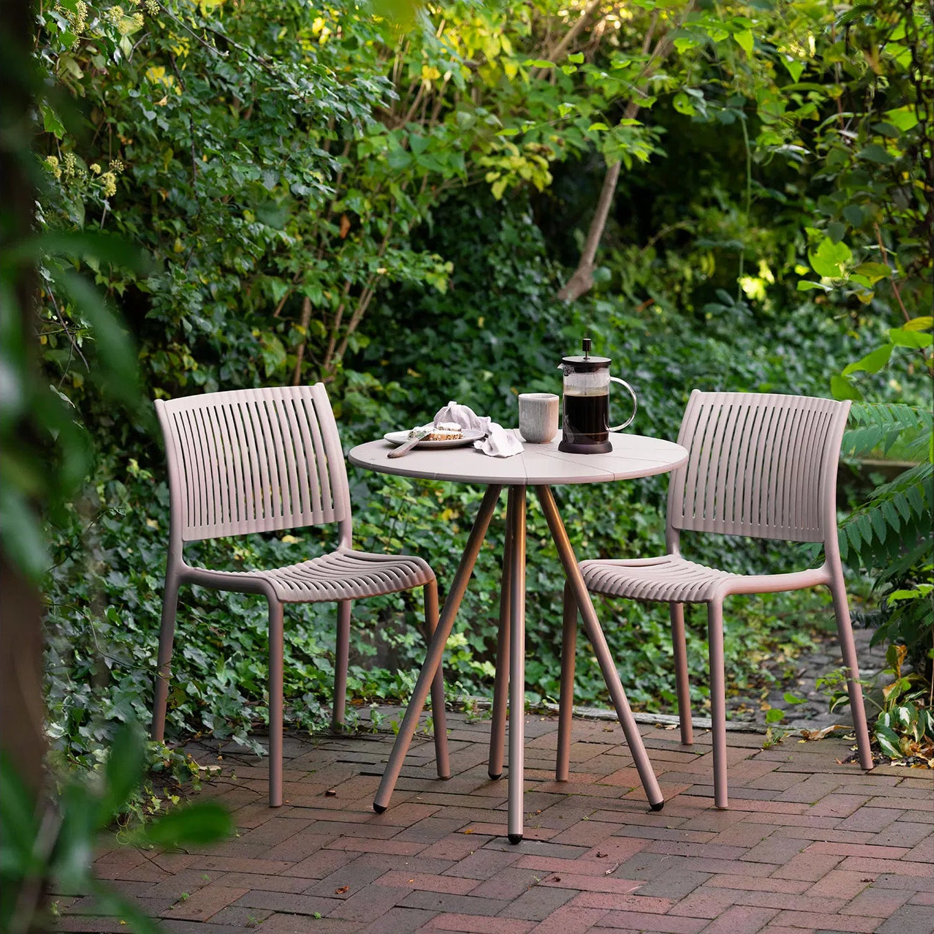 SKI | שולחן ביסטרו עשוי פלדה לאירוח גן - KUALA