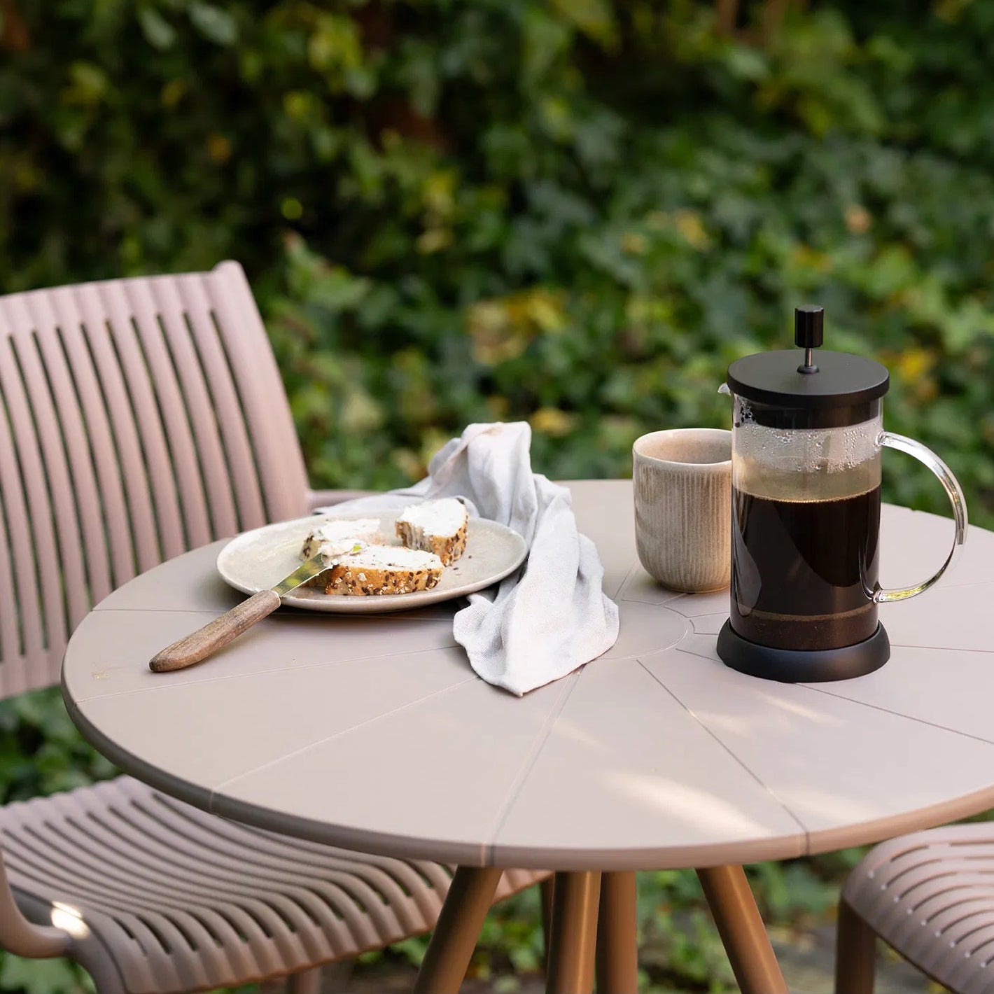 SKI | שולחן ביסטרו עשוי פלדה לאירוח גן - KUALA