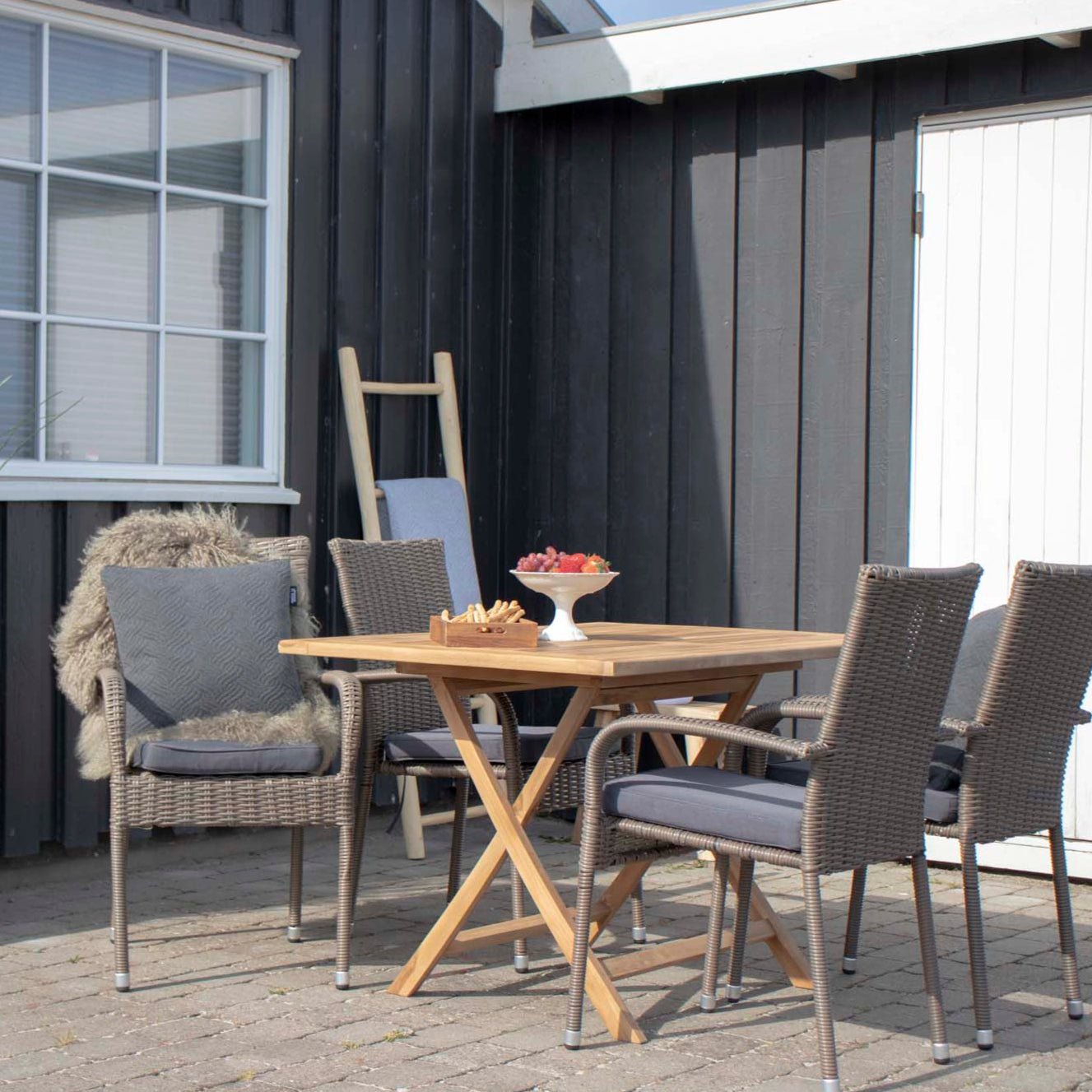 DORMA | שולחן אוכל מעץ טיק לאירוח גן - KUALA