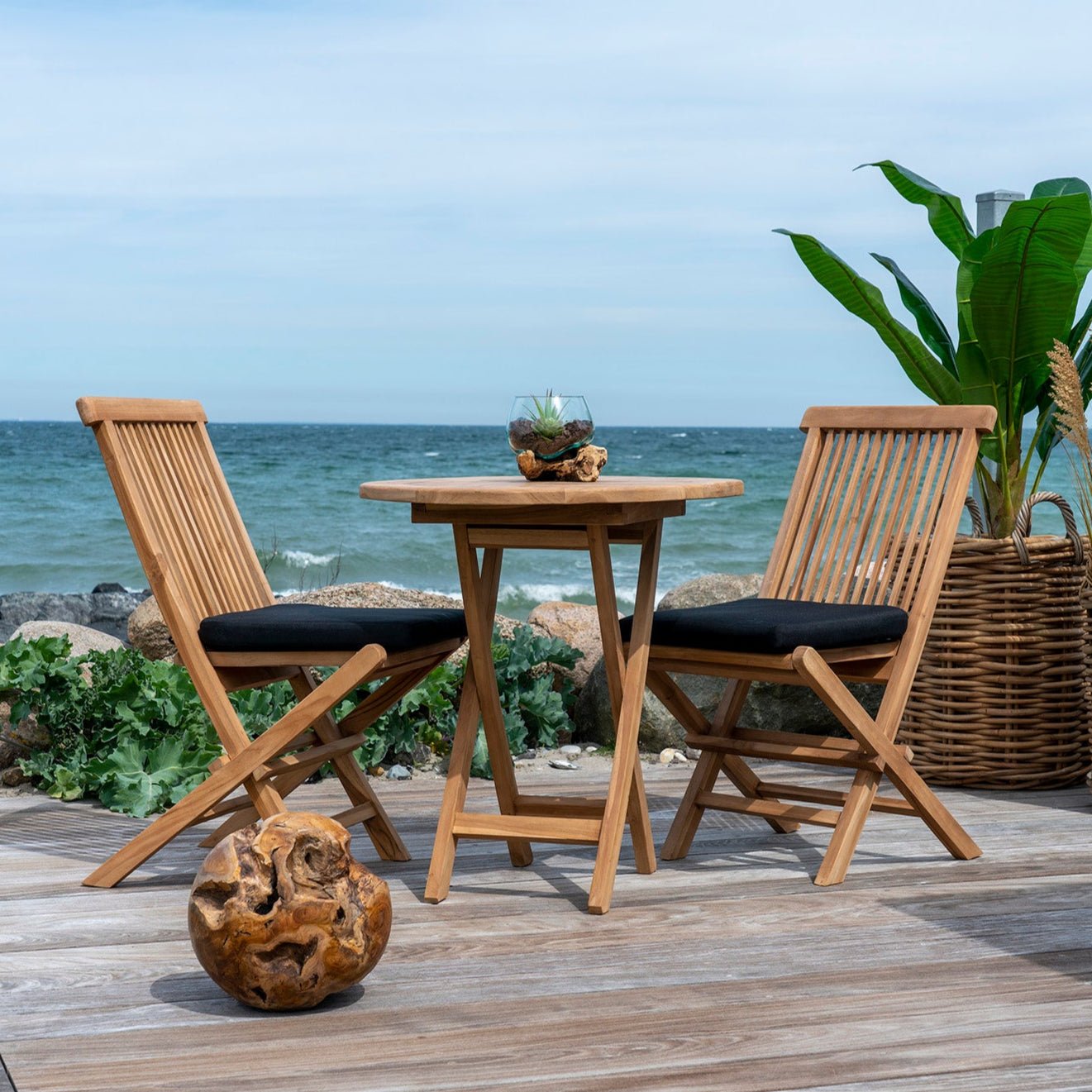 BELKA | שולחן צד מתקפל מעץ טיק