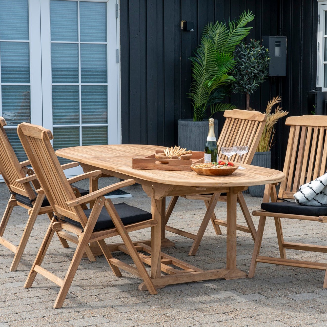 SNOKA | שולחן אוכל נפתח מעץ טיק לאירוח גן - KUALA