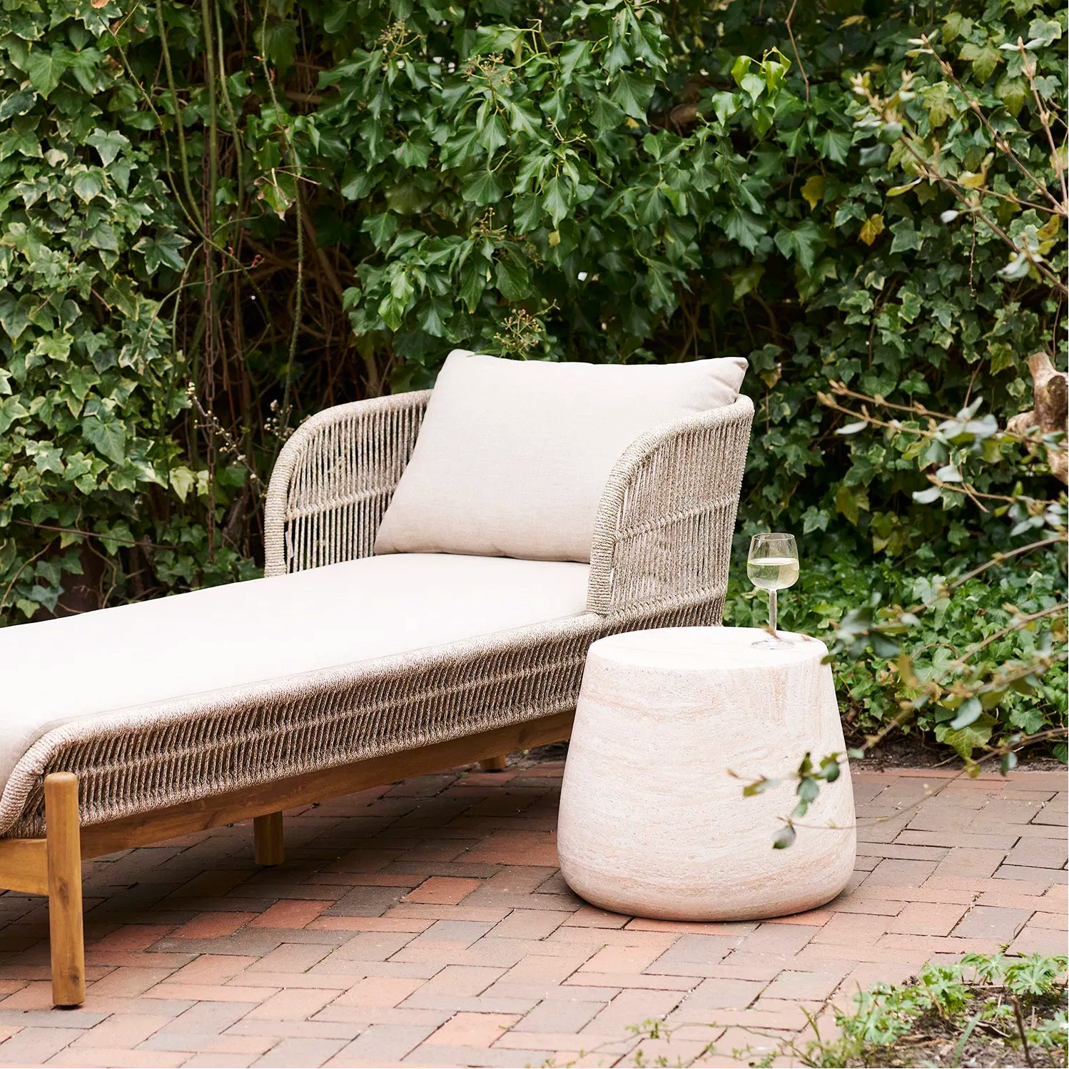 RYN | שולחן צד עגול לגינה מפייברקלי, קוטר 48 ס"מ - KUALA