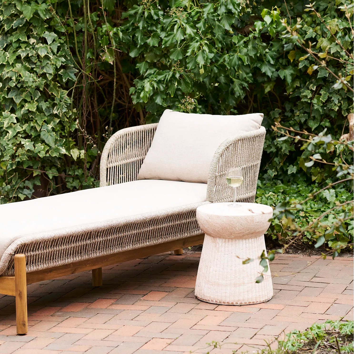 RIKA | שולחן צד עגול לגינה מפייברקלי, קוטר 37 ס"מ - KUALA