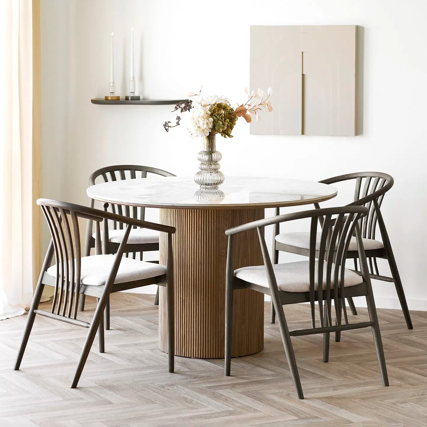 HELU | שולחן אוכל עגול קוטר 120 ס"מ, עד 6 סועדים עם 4 כסאות - KUALA