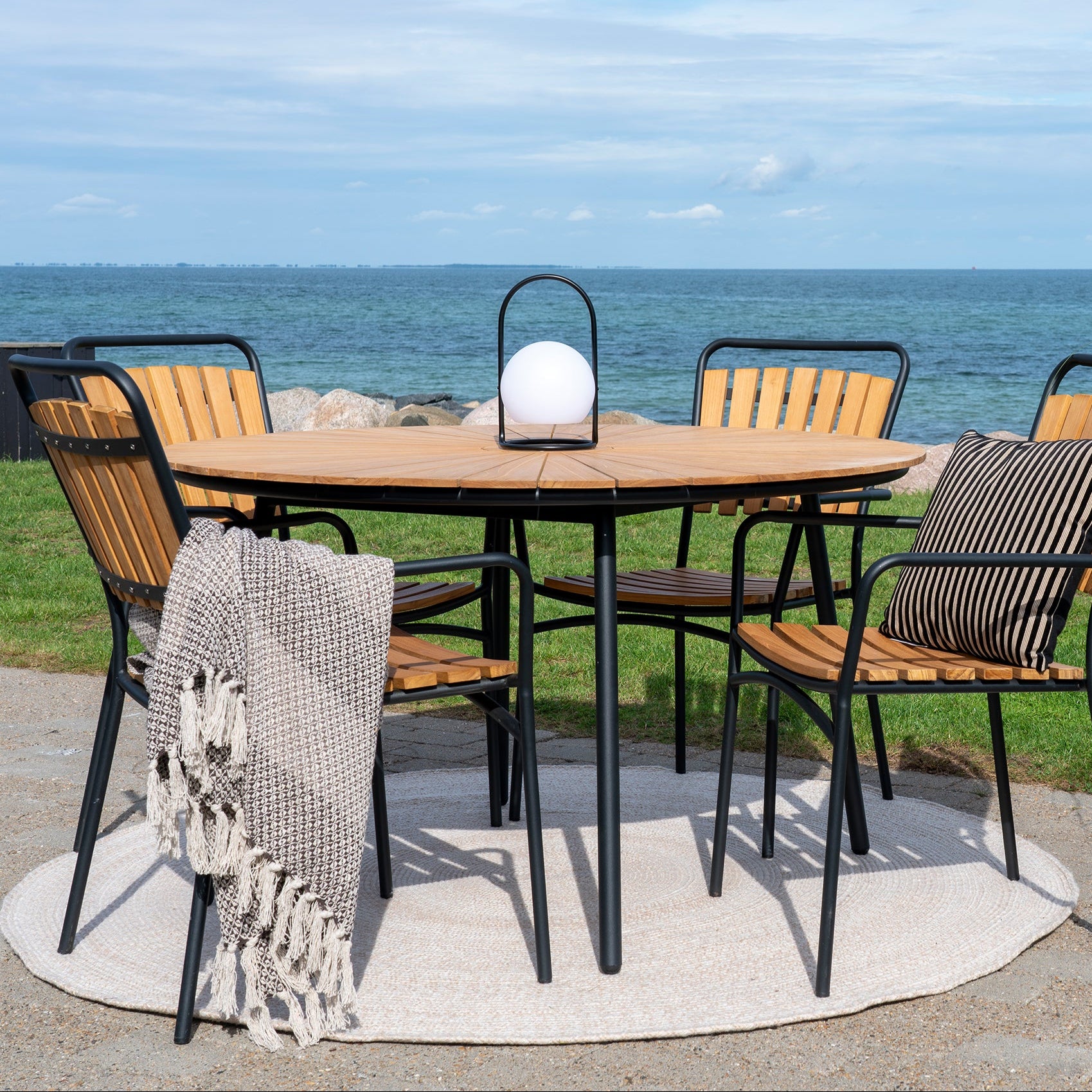 VELYA | סט שולחן וארבעה כיסאות אוכל לחוץ - KUALA