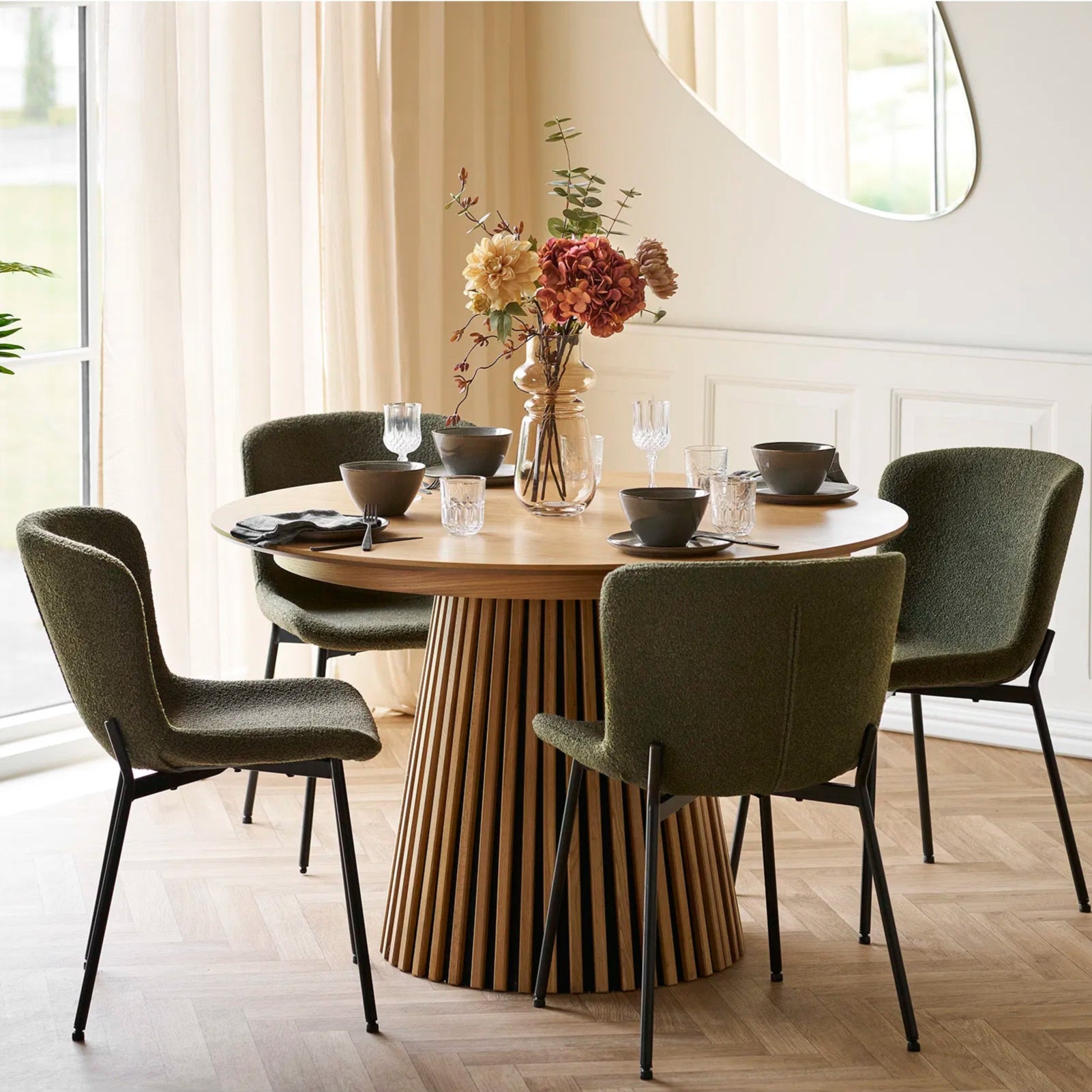 LIMABI |  שולחן אוכל עגול קוטר 120 ס"מ, עד 6 סועדים עם 4 כסאות - KUALA