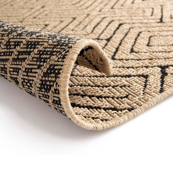 SUNE | שטיח מודרני עם טקסטורת מעויינים