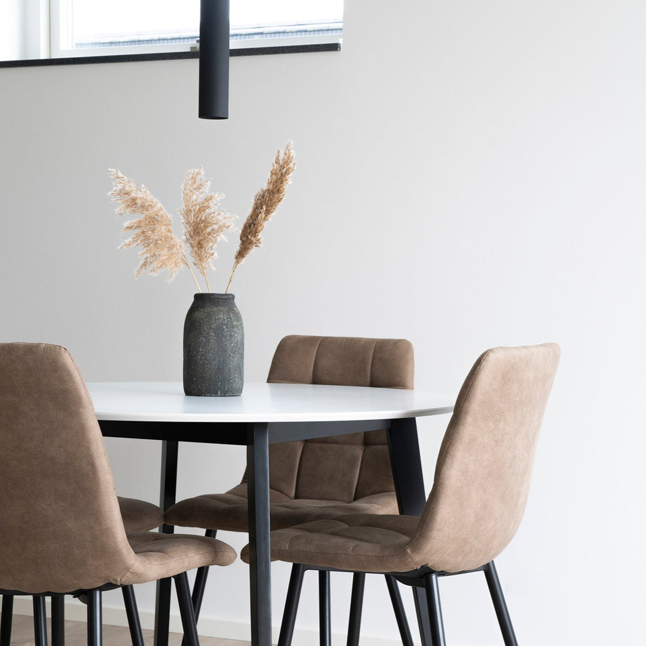 MAKO | סט 3 אגרטלים בגוון פחם ובמראה עתיק טבעי