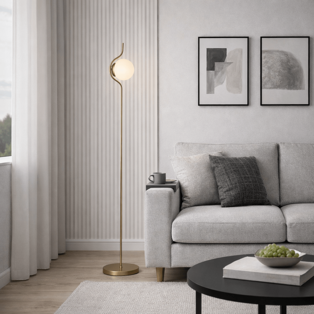 HAKULEV | מנורת עמידה מעוצבת ממתכת וזכוכית חלבית