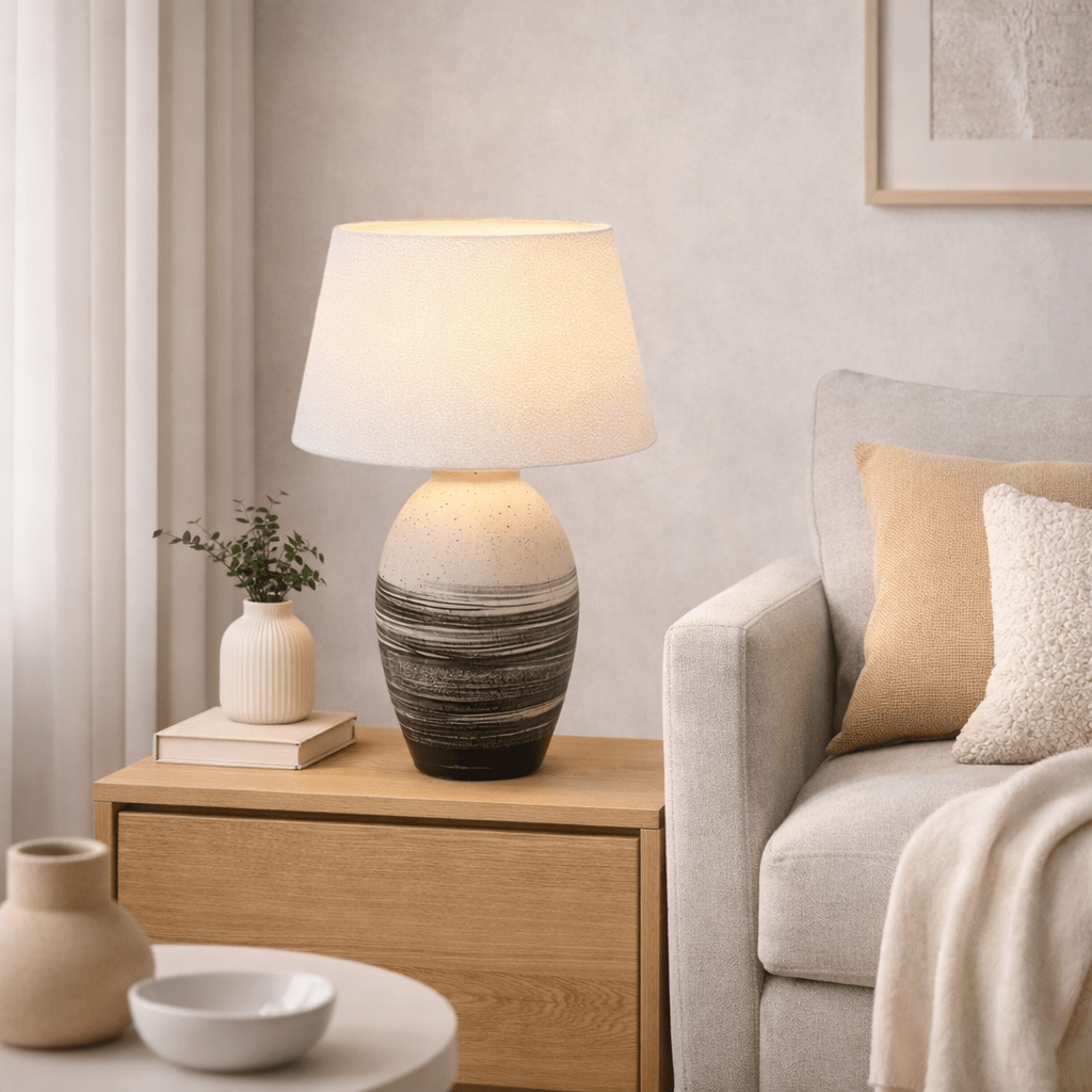 TRYGAL | מנורת שולחן מעוצבת עם אהיל