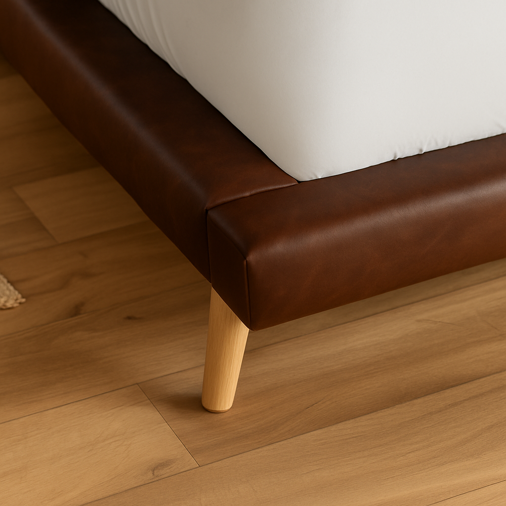 DRAMA | מיטה מרופדת בבד דמוי-עור ובעיצוב נורדי