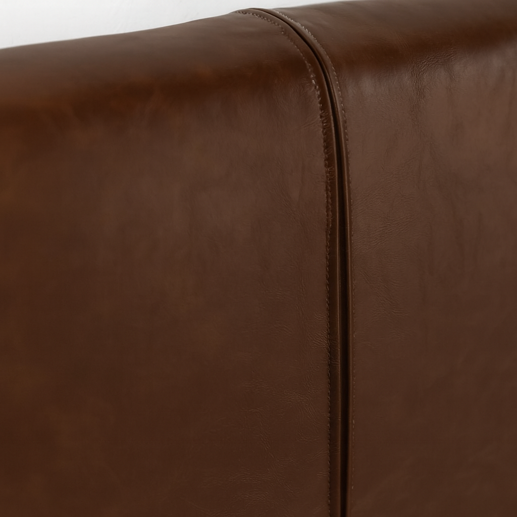 DRAMA | מיטה מרופדת בבד דמוי-עור ובעיצוב נורדי