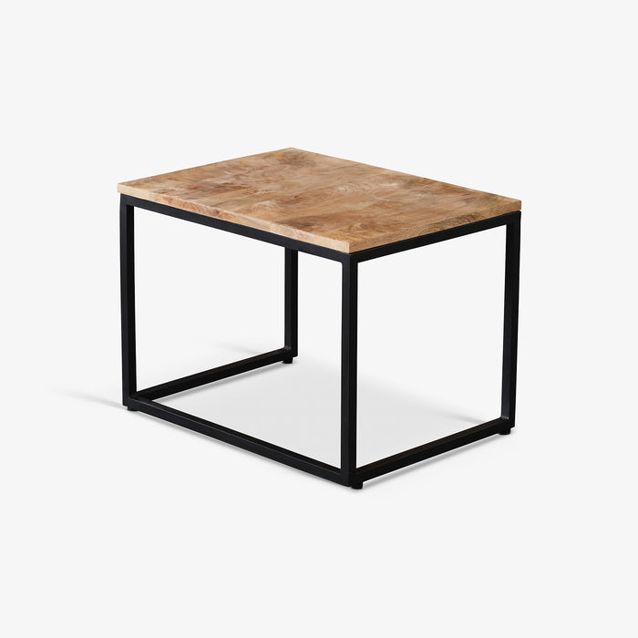 LUKER | שולחן צד קטן ומושלם עשוי עץ מנגו בשילוב מתכת