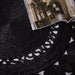 תמונה מזווית מספר 2 של המוצר DROWN | שטיח קש שחור עגול