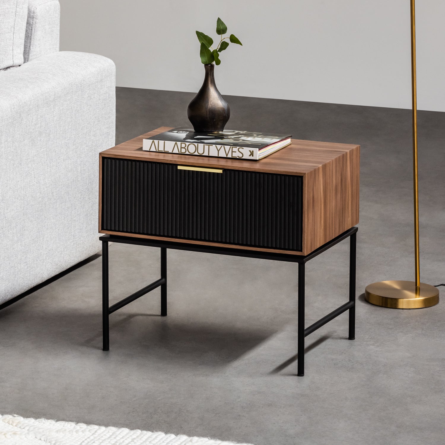 LIGONGO | שידת לילה מעץ ומתכת 55/40 ס"מ, עם מגירה