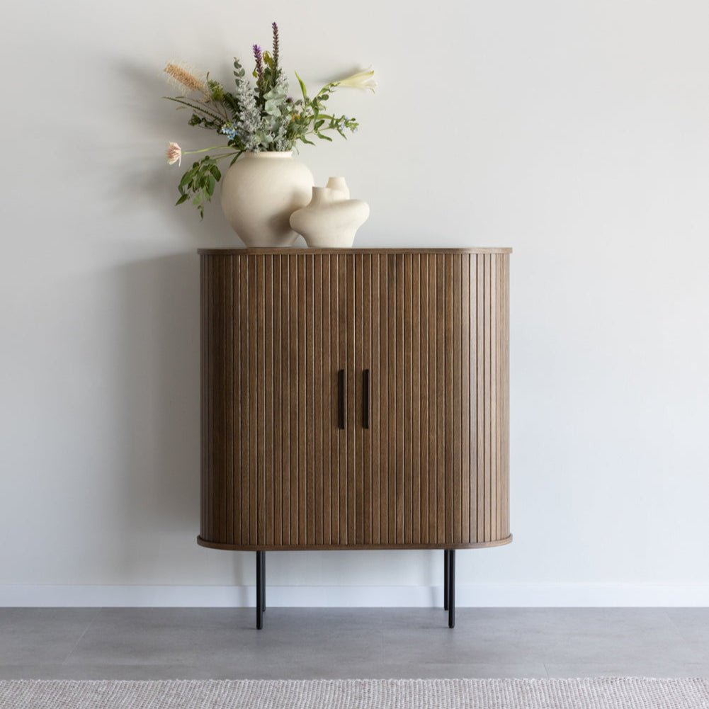 HATORI | שידת אחסון מעץ ומתכת, עם מדפים סגורים