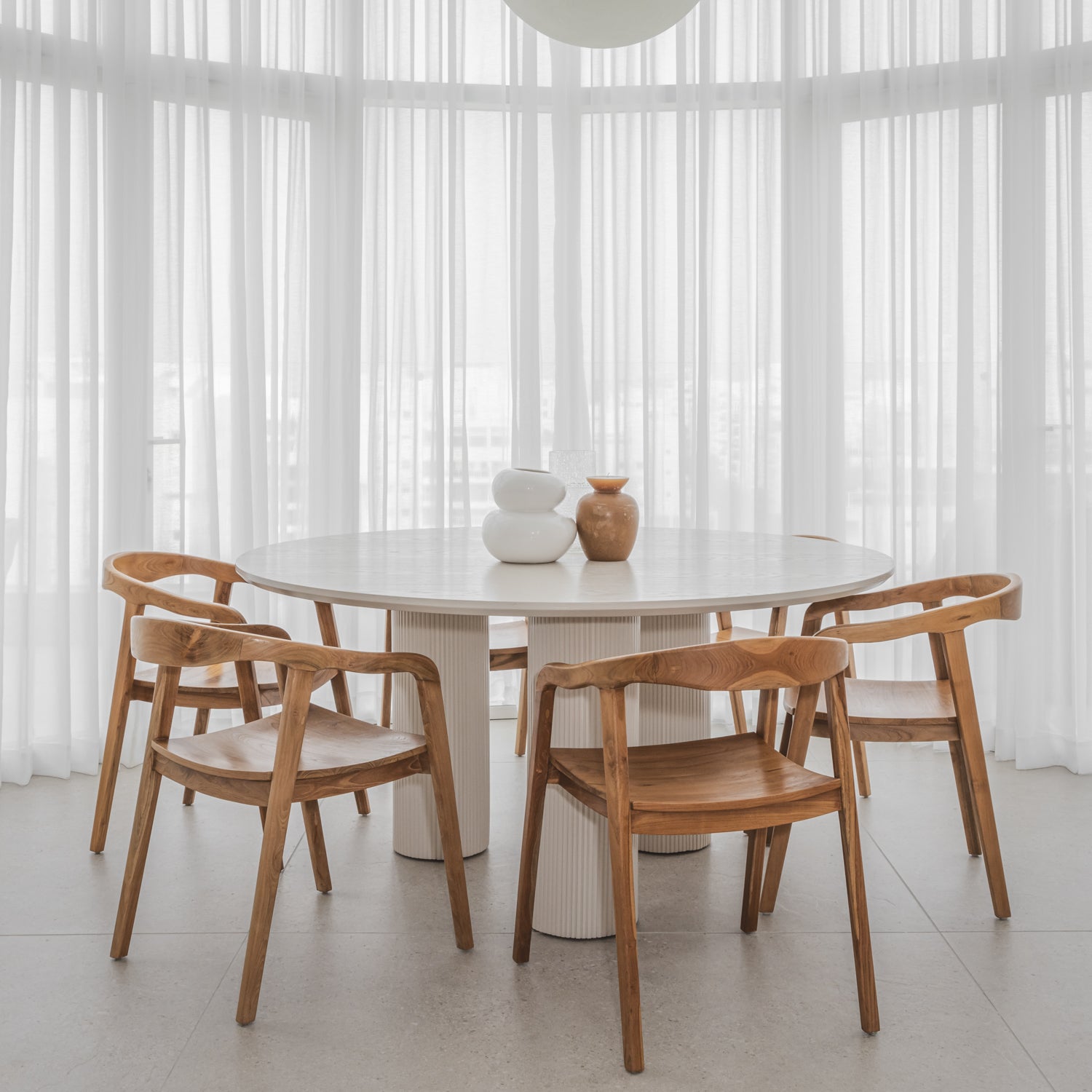 LUCIEN | שולחן אוכל עגול בארבעה גדלים